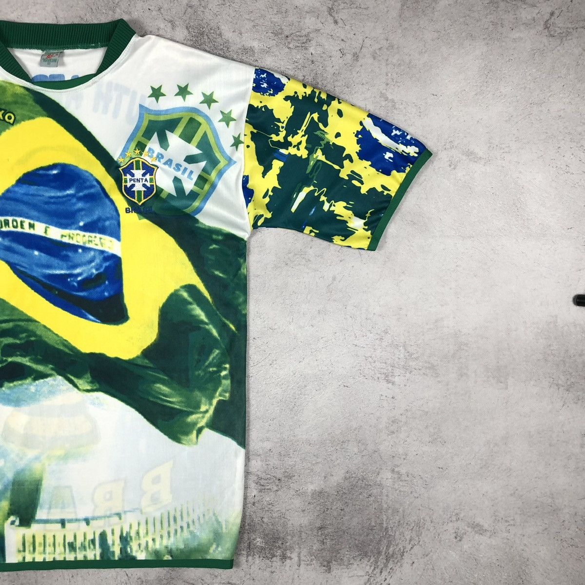 Vintage Brazil 2010 World Cup South Africa Jersey Size US L / EU 52-54 / 3 - 9 Thumbnail