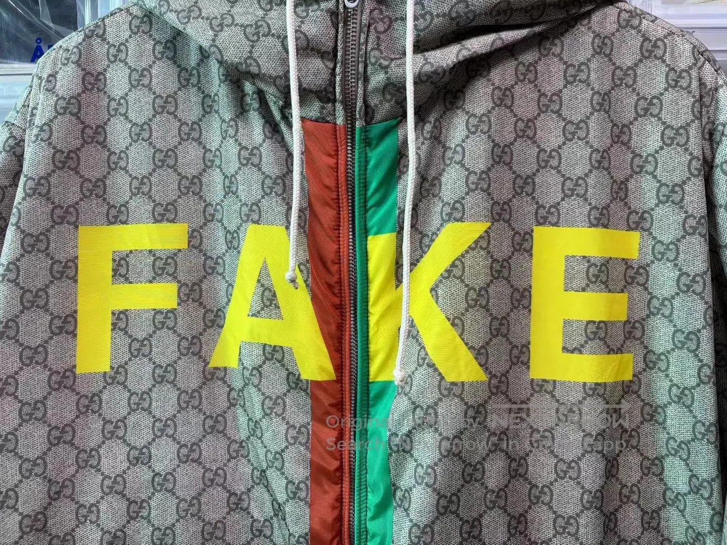 Gucci Beige Patterned Hooded Jacket with Contrast Zip. Size US M / EU 48-50 / 2 - 3 Thumbnail