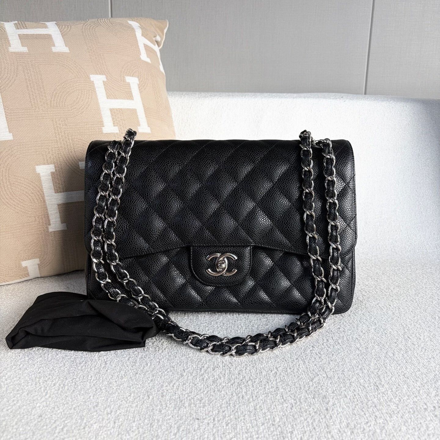 Chanel Pre-loved Bag Very good condition Size ONE SIZE - 1 Thumbnail