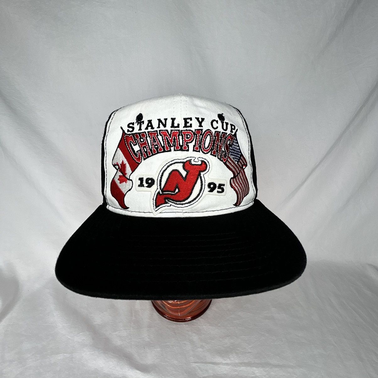 Starter Vtg New Jersey Devils NHL Stanley Cup Starter SnapBack Hat Size ONE SIZE - 1 Thumbnail