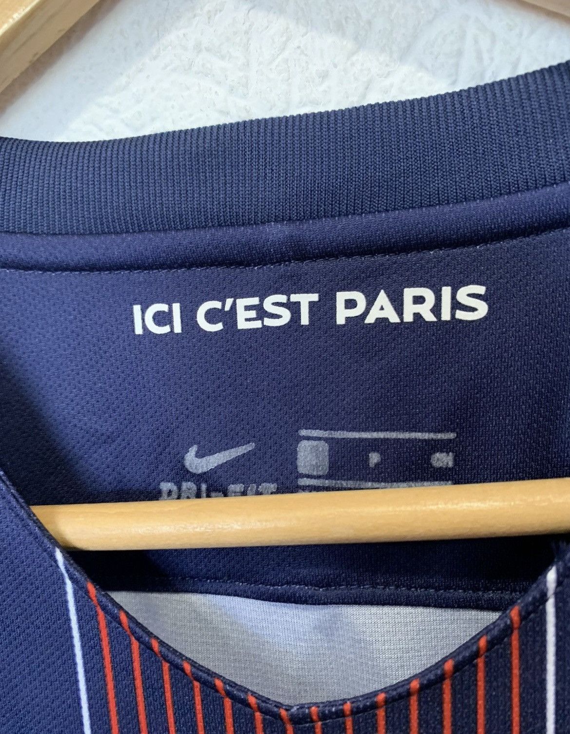 Nike PSG NIKE 2016/2017 HOME KIT SOCCER JERSEY FOOTBALL Size US S / EU 44-46 / 1 - 2 Thumbnail