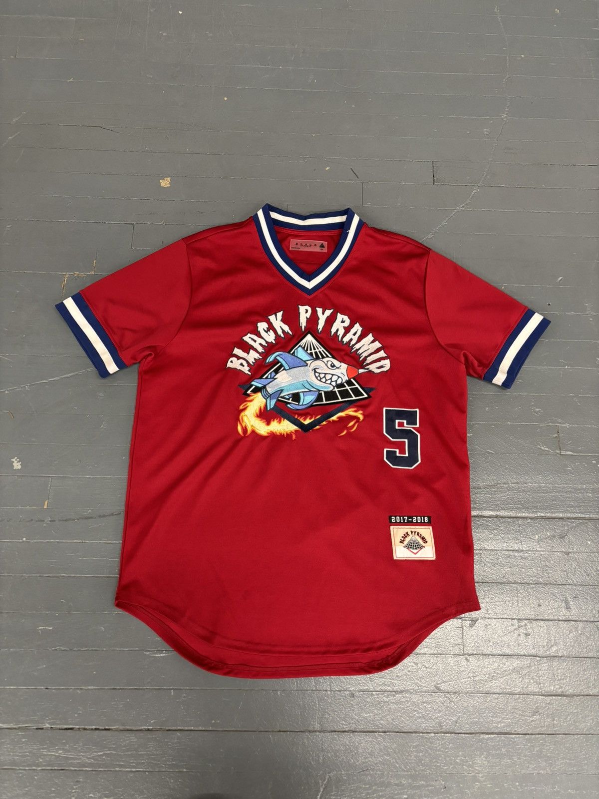 Black Pyramid × Vintage Black Pyramid Outta here rocket shark jersey Size US XXL / EU 58 / 5 - 1 Thumbnail