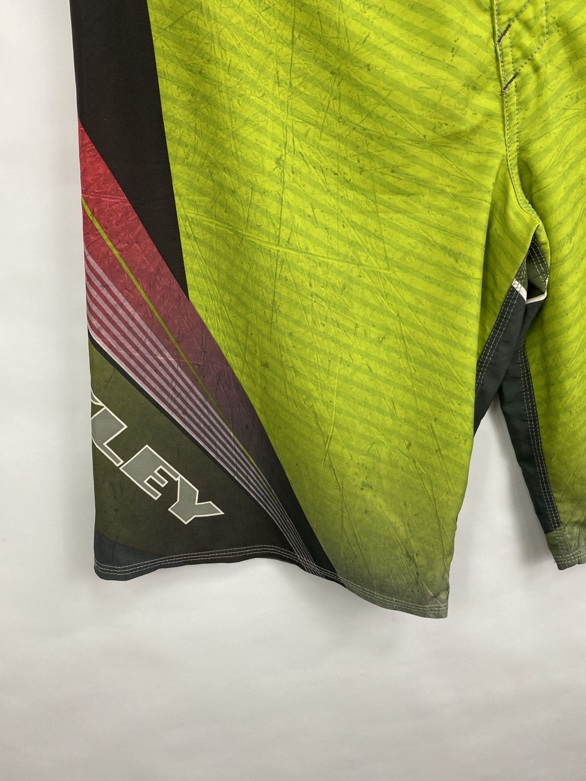 Oakley 🇺🇸 Vintage Oakley Surf Big logo Shorts Retro Rare Hype Y2K Size US 32 / EU 48 - 4 Thumbnail