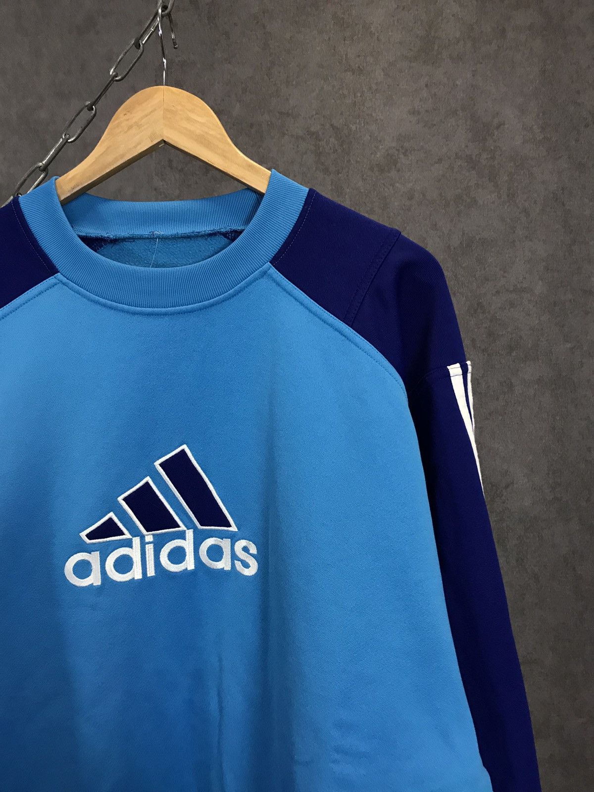Adidas Adidas vintage big center logo sweatshirt Size US XL / EU 56 / 4 - 2 Thumbnail