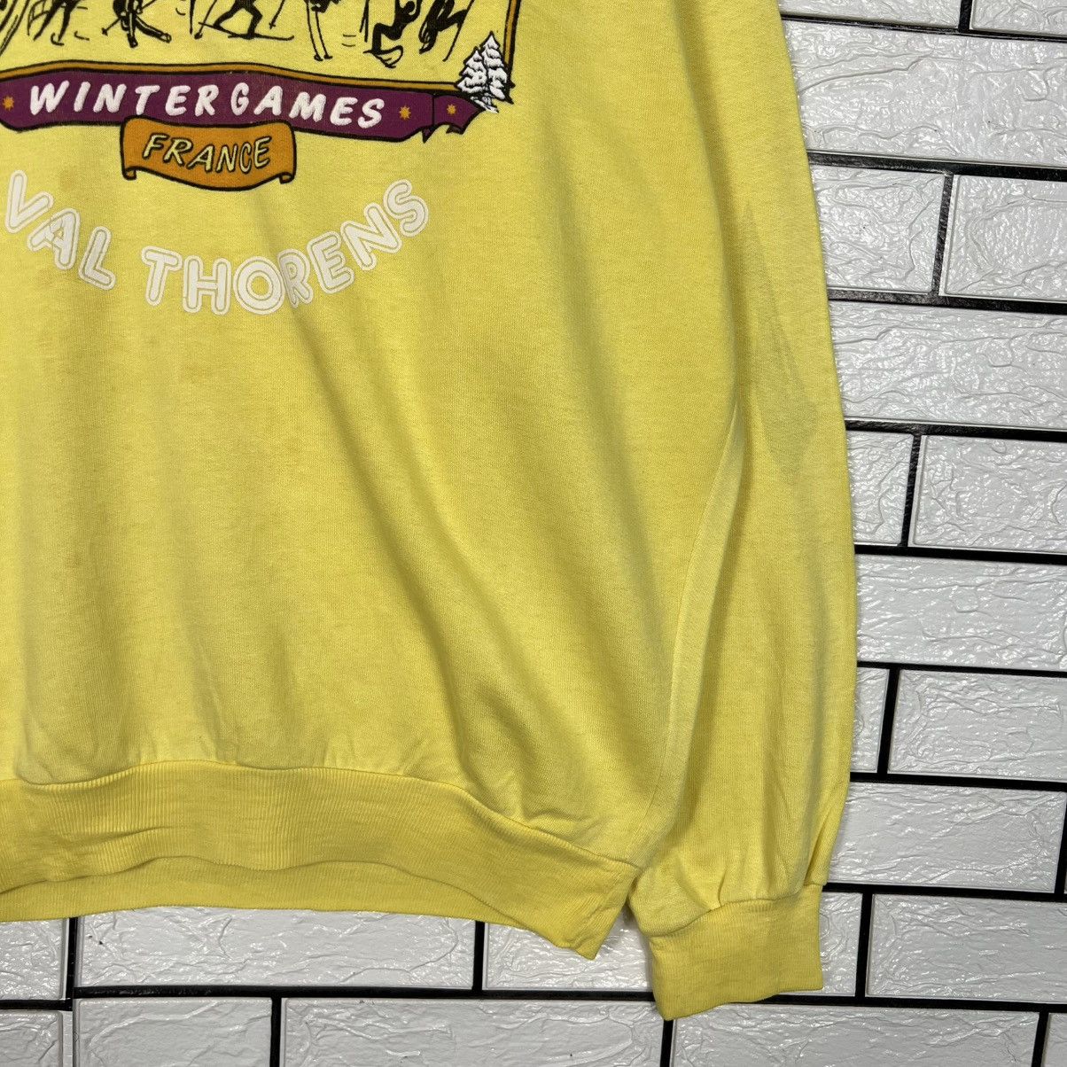 Vintage Vintage 80's Val Thorens France Ski Sweatshirt #4273-C194 Size US XL / EU 56 / 4 - 7 Thumbnail