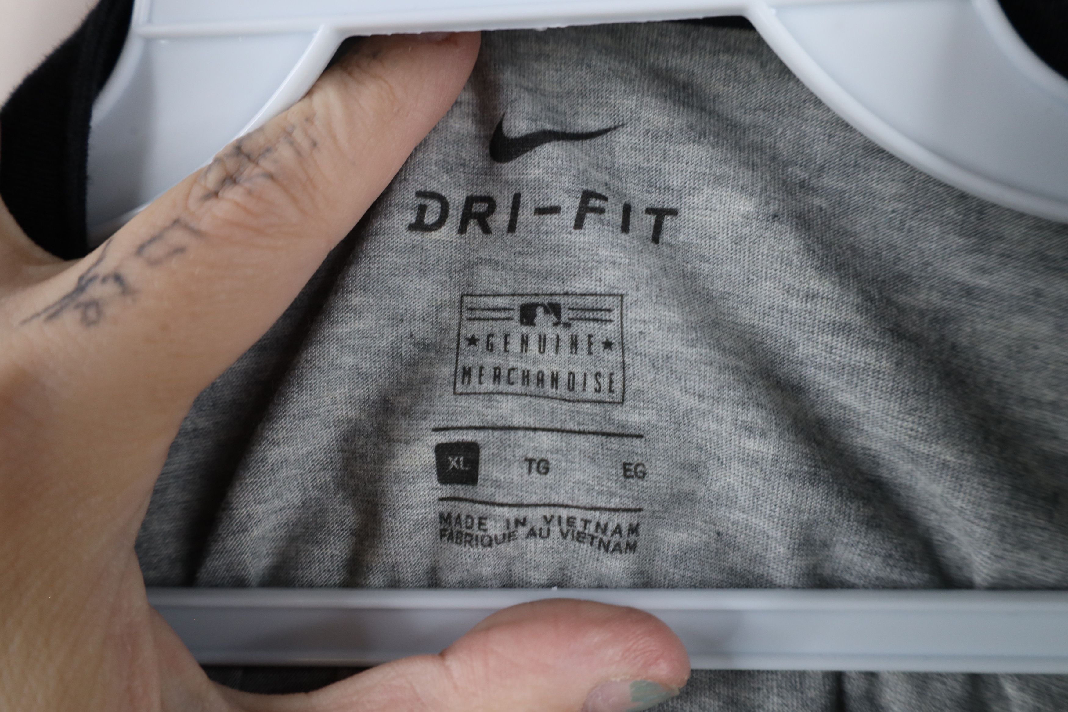 Nike × Vintage Nike Mini Swoosh San Francisco Giants Henley T-Shirt Black Size US XL / EU 56 / 4 - 7 Thumbnail