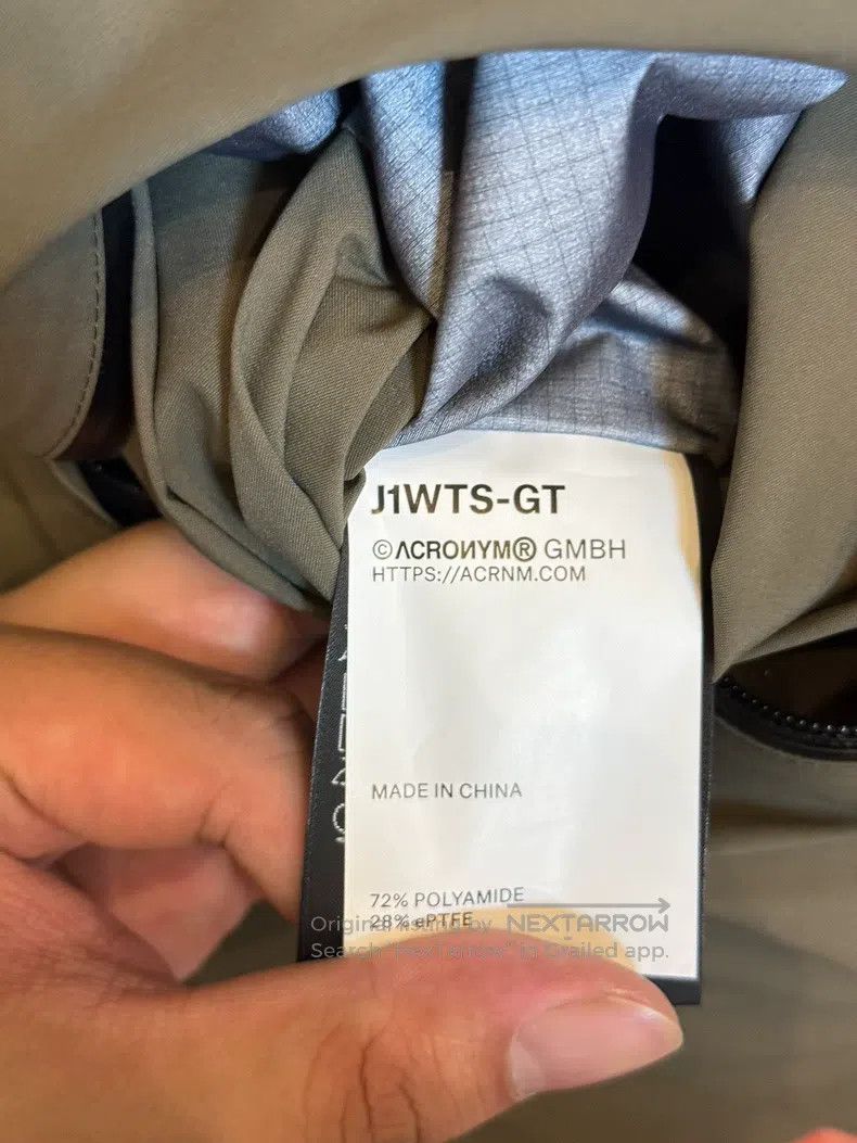Acronym Acronym Charge coat Size US M / EU 48-50 / 2 - 4 Thumbnail
