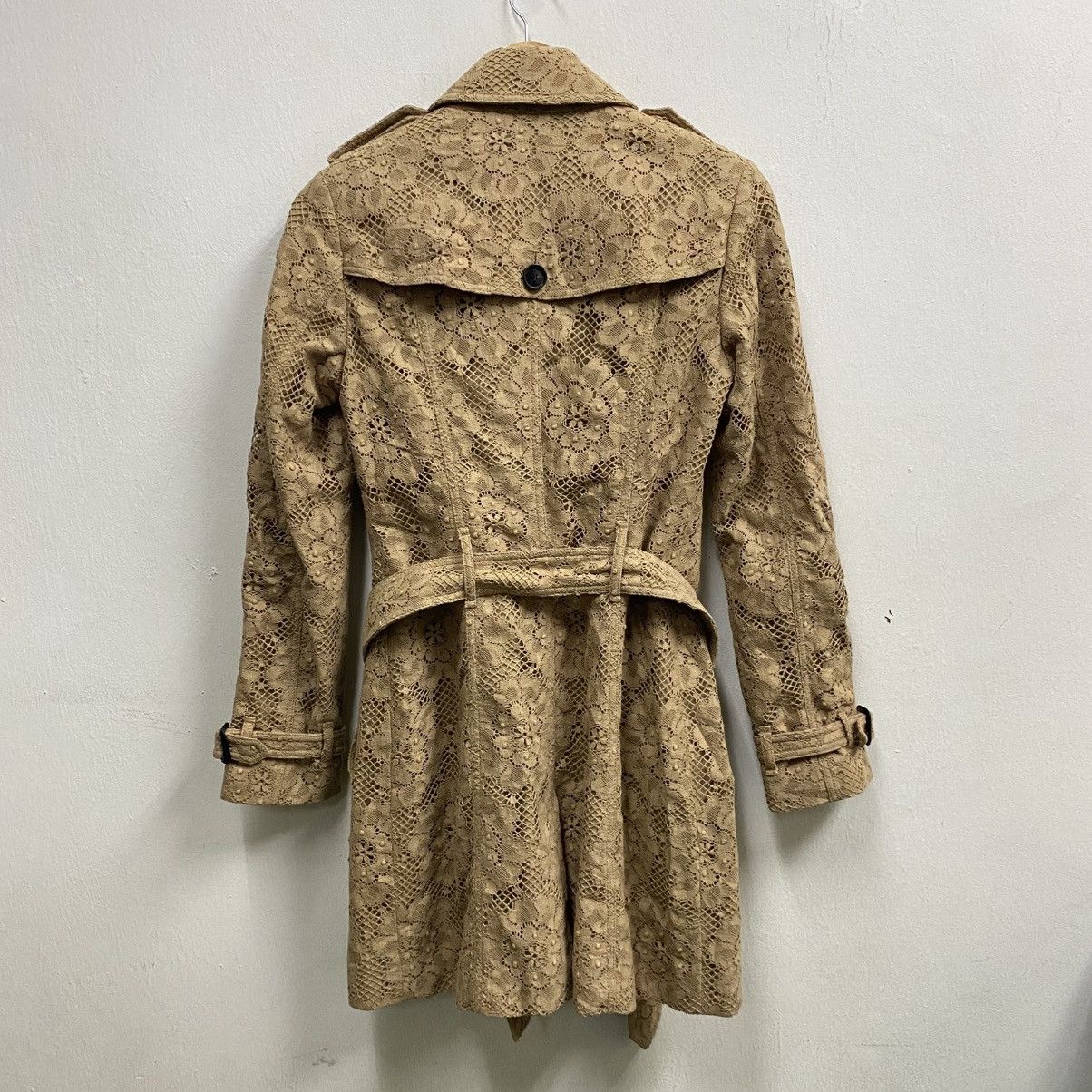 Burberry Burberry London Camel Lace Belted Trench Coats Size XS / US 0-2 / IT 36-38 - 2 Thumbnail