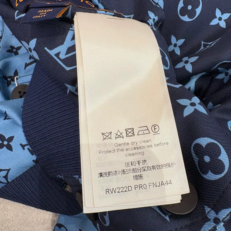Louis Vuitton Louis Vuitton Blue mulberry silk presbyopic print reversib Size XS / US 0-2 / IT 36-38 - 8 Thumbnail