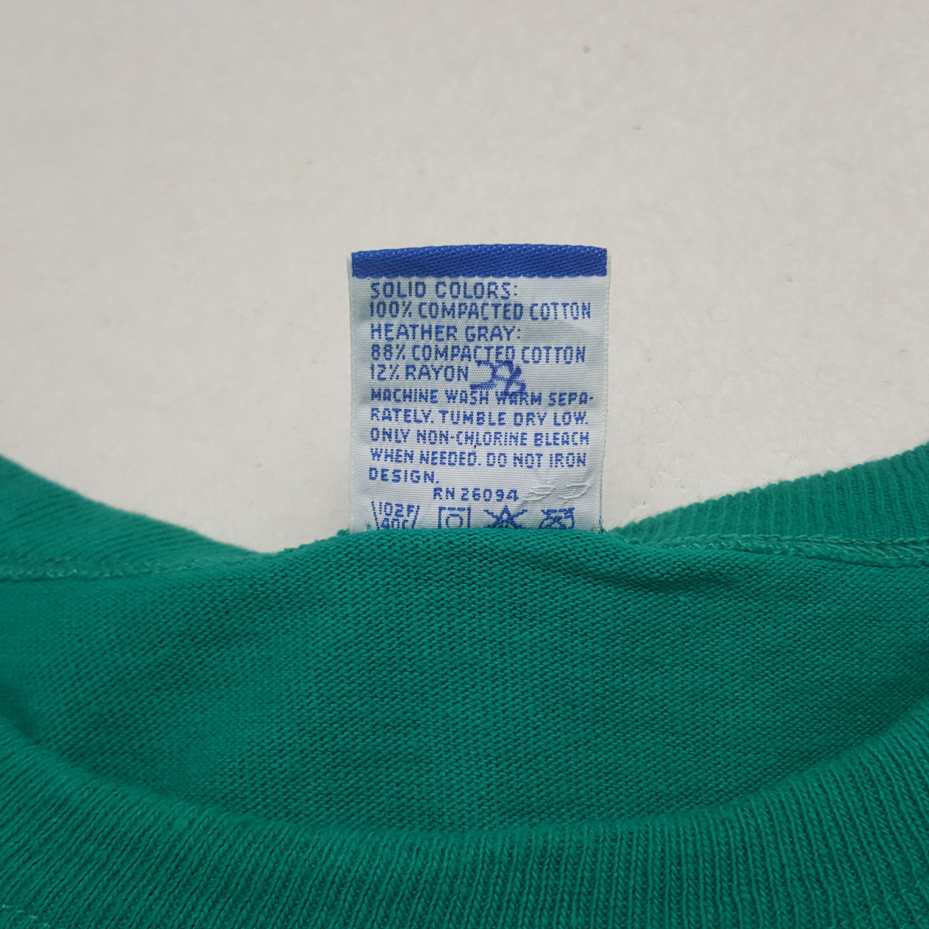 Universal Studios Vintage Universal Studio Hollywood Embroidery Logo Tshirt Size US L / EU 52-54 / 3 - 12 Thumbnail