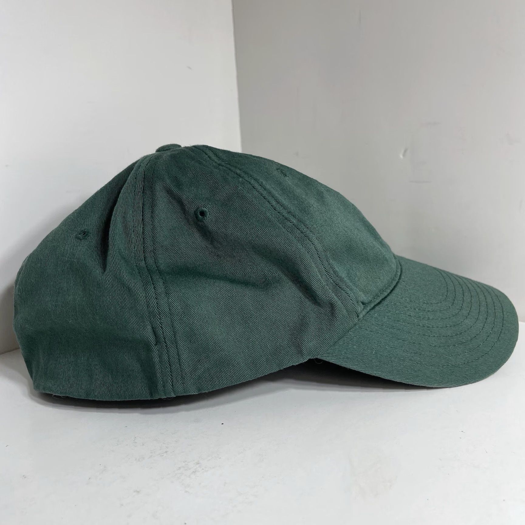 Nike VINTAGE Nike Hat 90s Center Swoosh Green Silver Flexi Fit Cap Running Unisex Adults One Size Green 90s Nike Center Swoosh Hat Size ONE SIZE - 5 Thumbnail