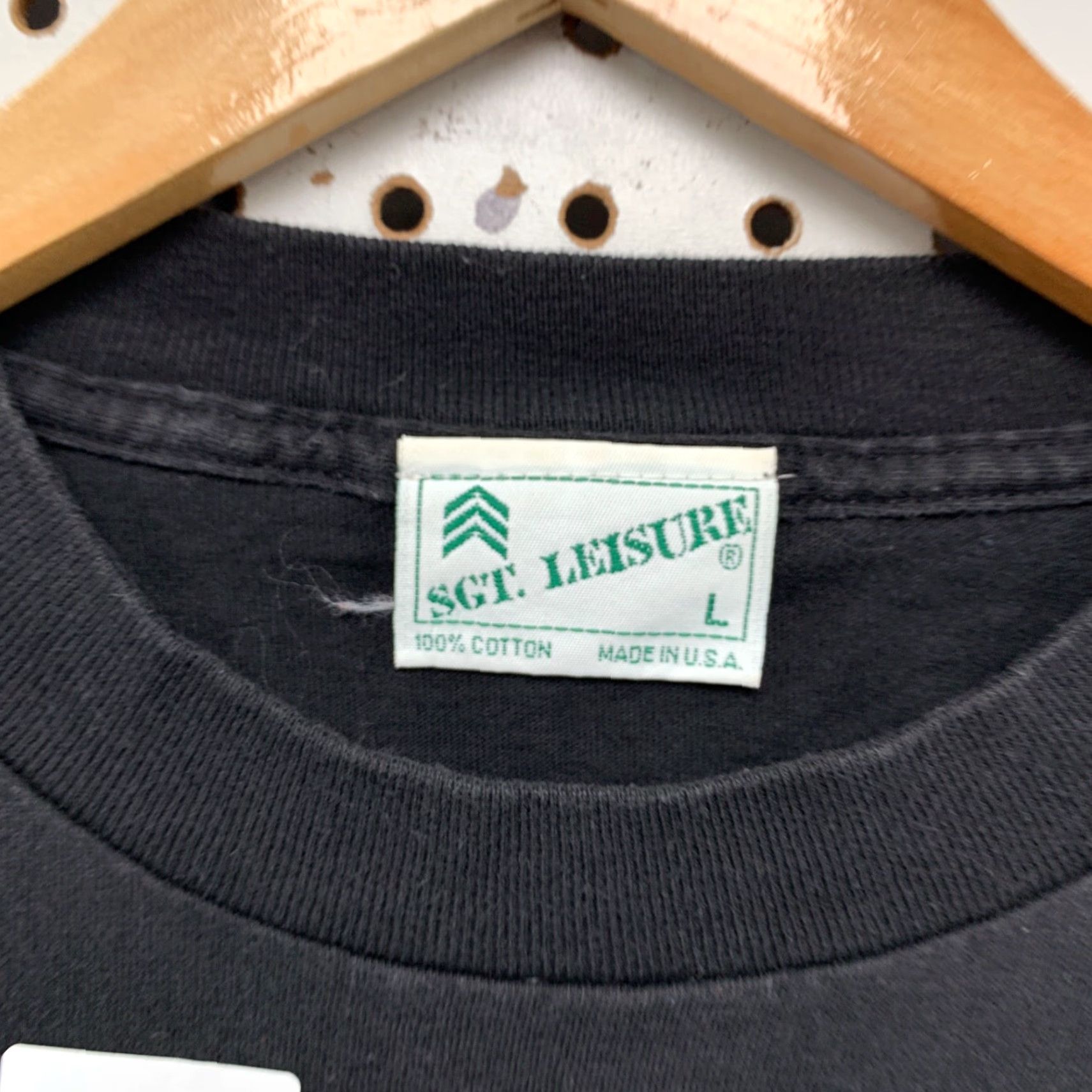 Vintage VINTAGE SGT. Leisure 90s Hawaiian Fish T-Shirt Mens M Black Graphic Print Single Stitch USA Size US M / EU 48-50 / 2 - 3 Thumbnail