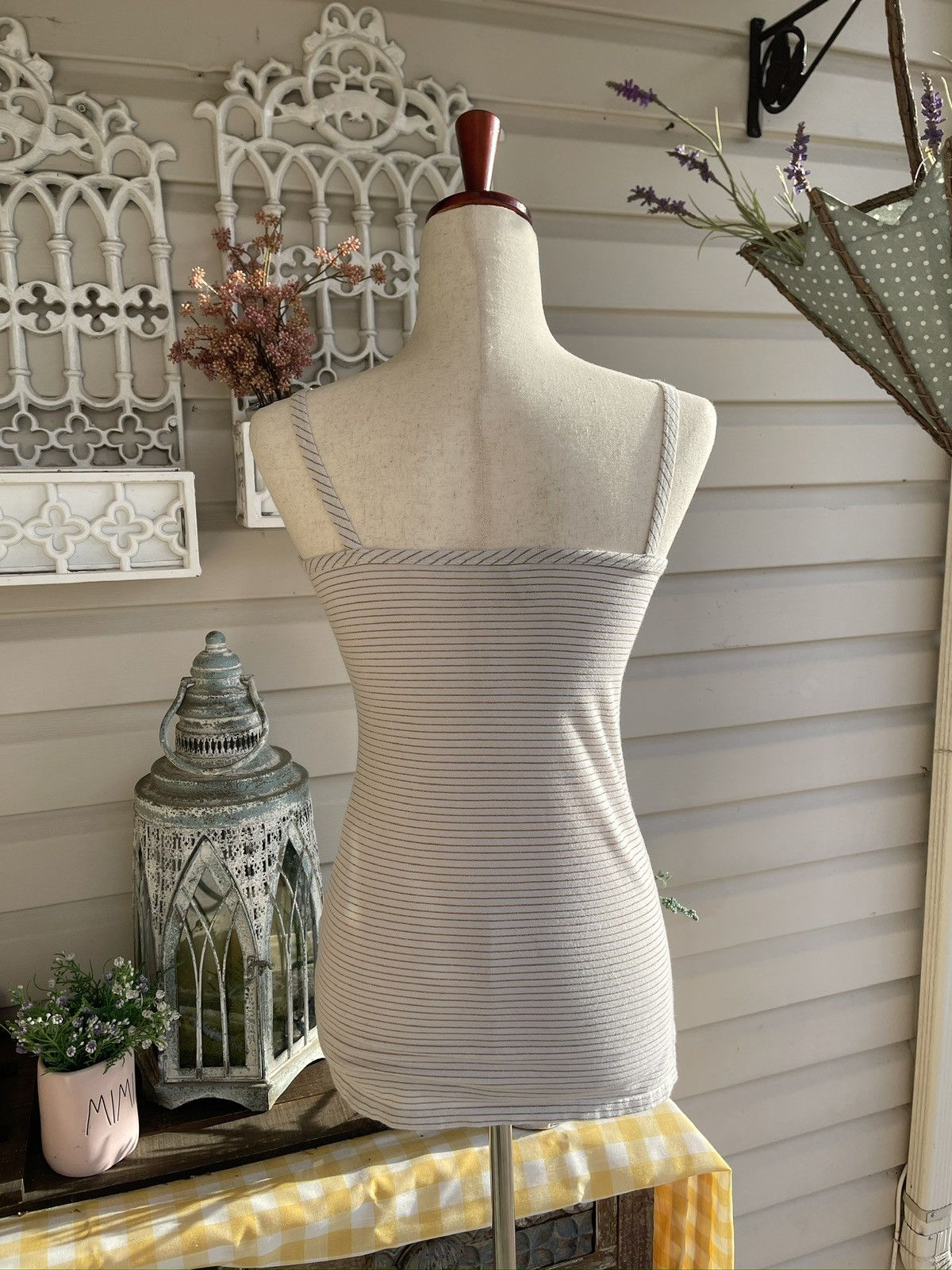 BKE BKE Cream Cami With Thin Gold Stripes Size M / US 6-8 / IT 42-44 - 4 Thumbnail