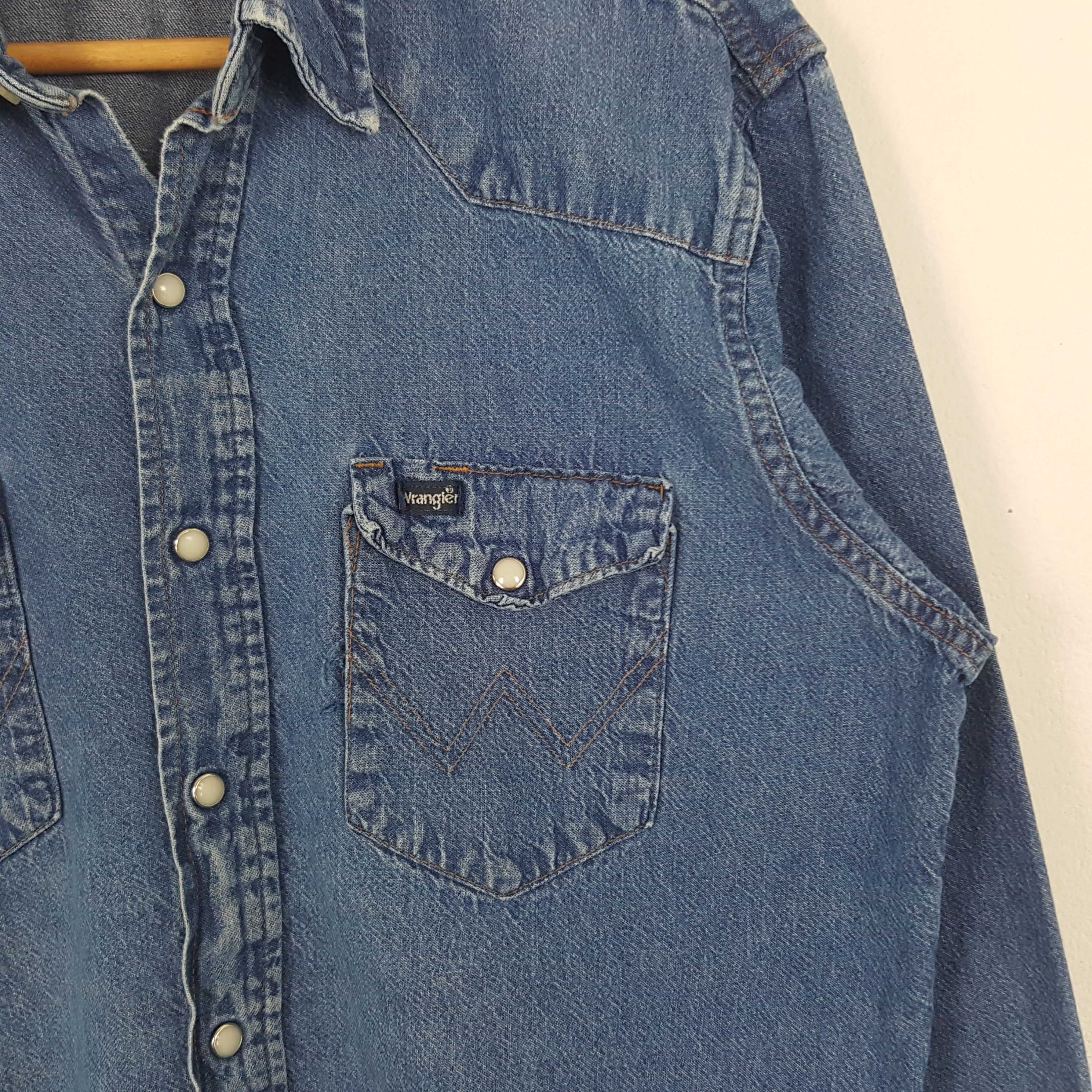 Vintage × Wrangler Vintage Wrangler American Retro Style Denim Shirt Button Up Size US XL / EU 56 / 4 - 2 Thumbnail