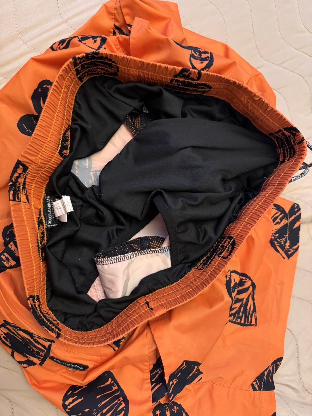 Dolce & Gabbana Dolce Gabbana orange heart beach shorts Size US 40 / EU 56 - 6 Thumbnail