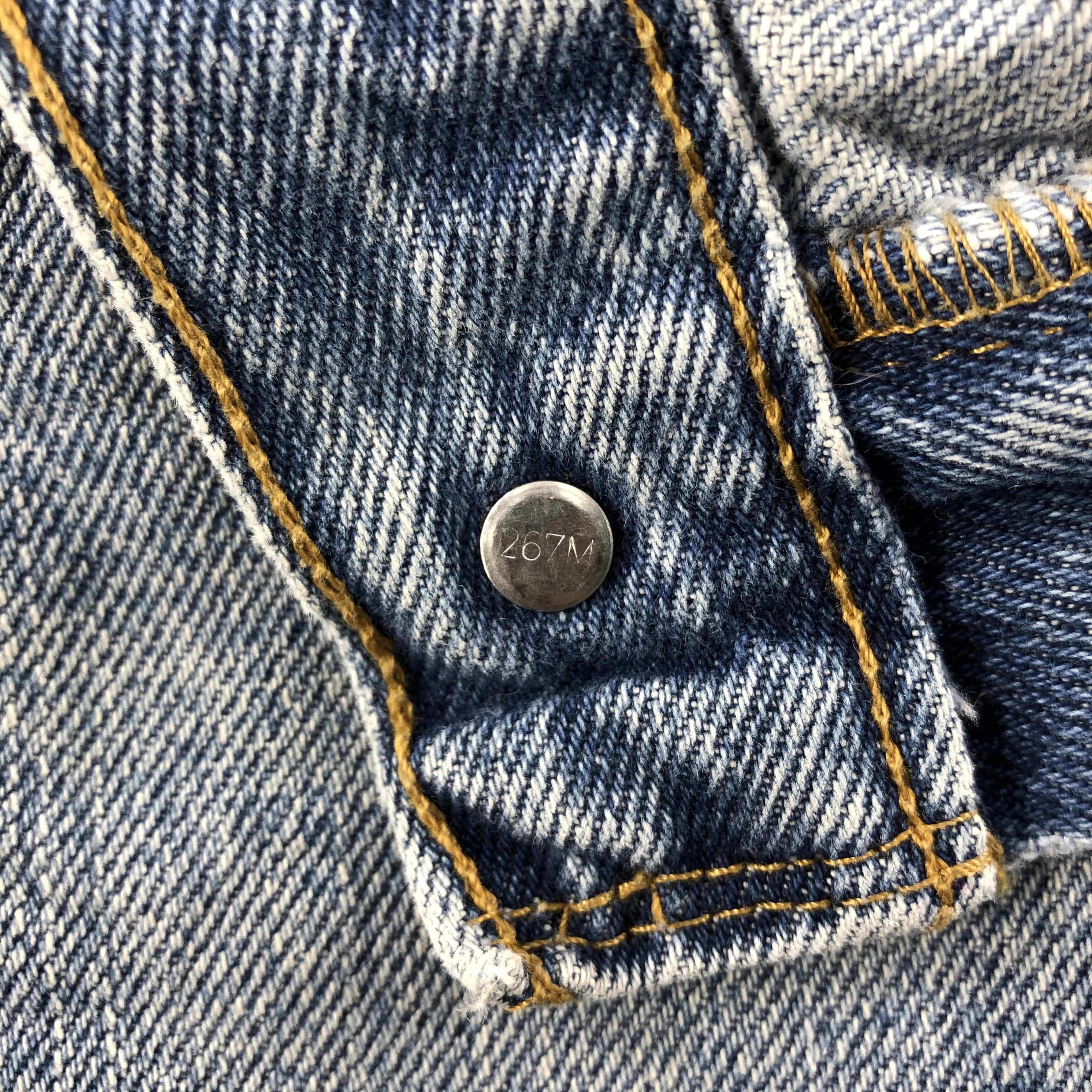 Levi's × Vintage Vintage Light Wash Levis 505 Jeans-JM1886 Size US 32 / EU 48 - 9 Thumbnail