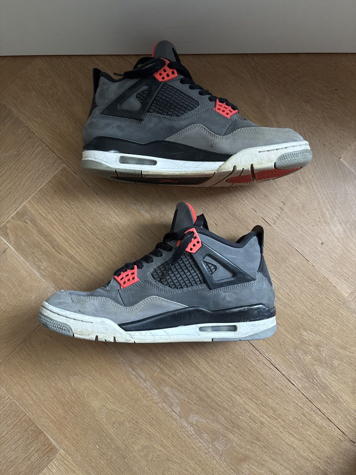 Jordan Brand Jordan 4 Infrared 2022 Grey Black Red Suede Size US 9 / EU 42 - 3 Thumbnail