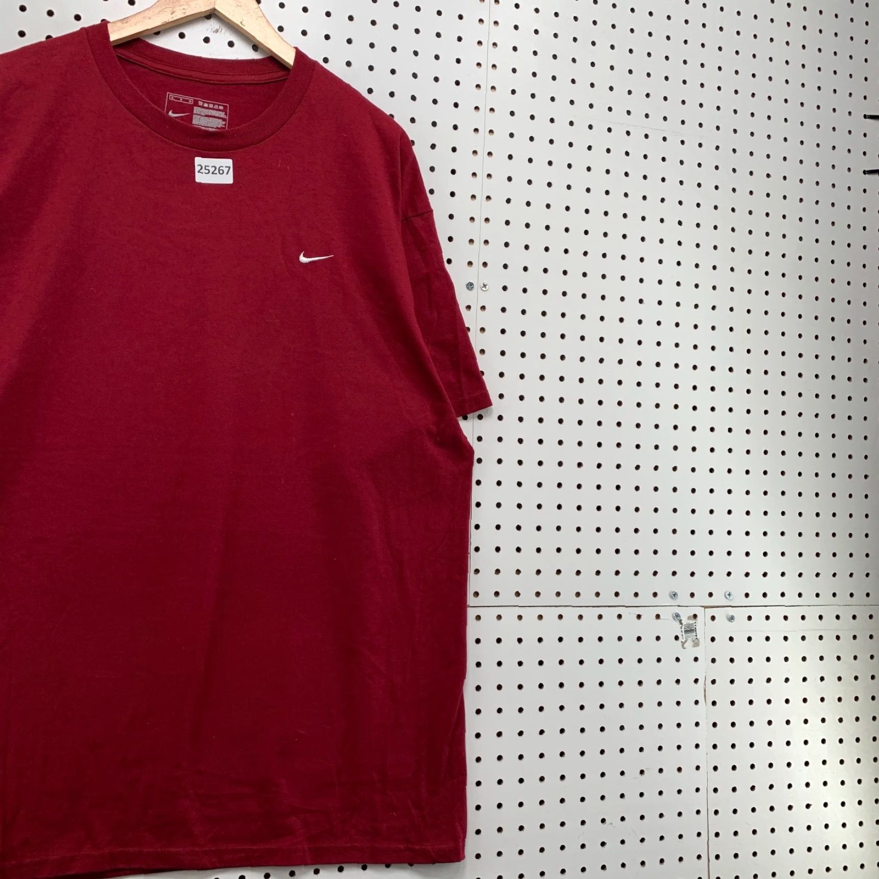 Nike VINTAGE Nike Shirt Crimson Red White Embroidered Swoosh Mens XL 26x32.5 Size US XL / EU 56 / 4 - 4 Thumbnail