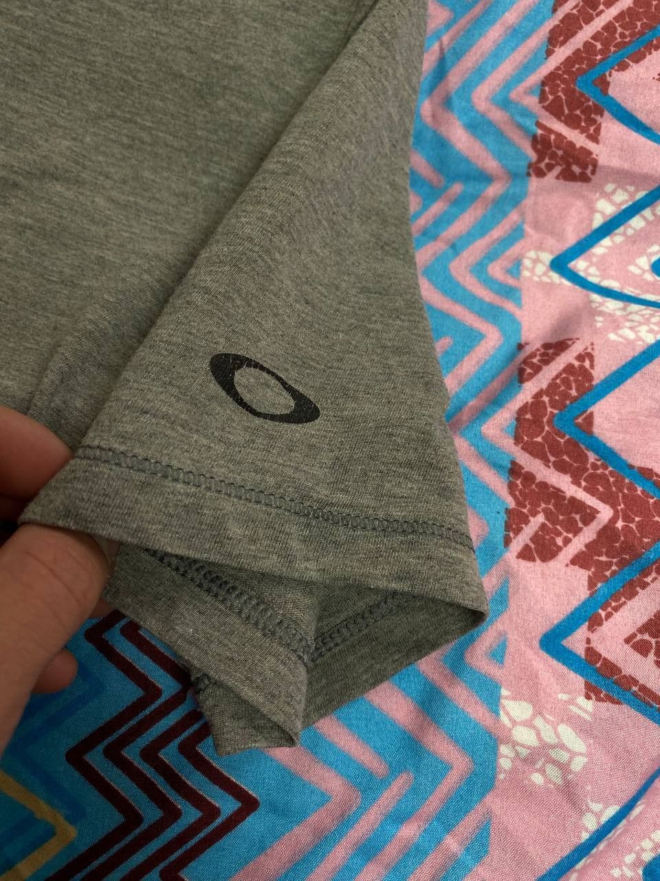 Oakley Streetwear T-Shirt Oakley big logo gray Y2K Vintage Size US S / EU 44-46 / 1 - 5 Thumbnail