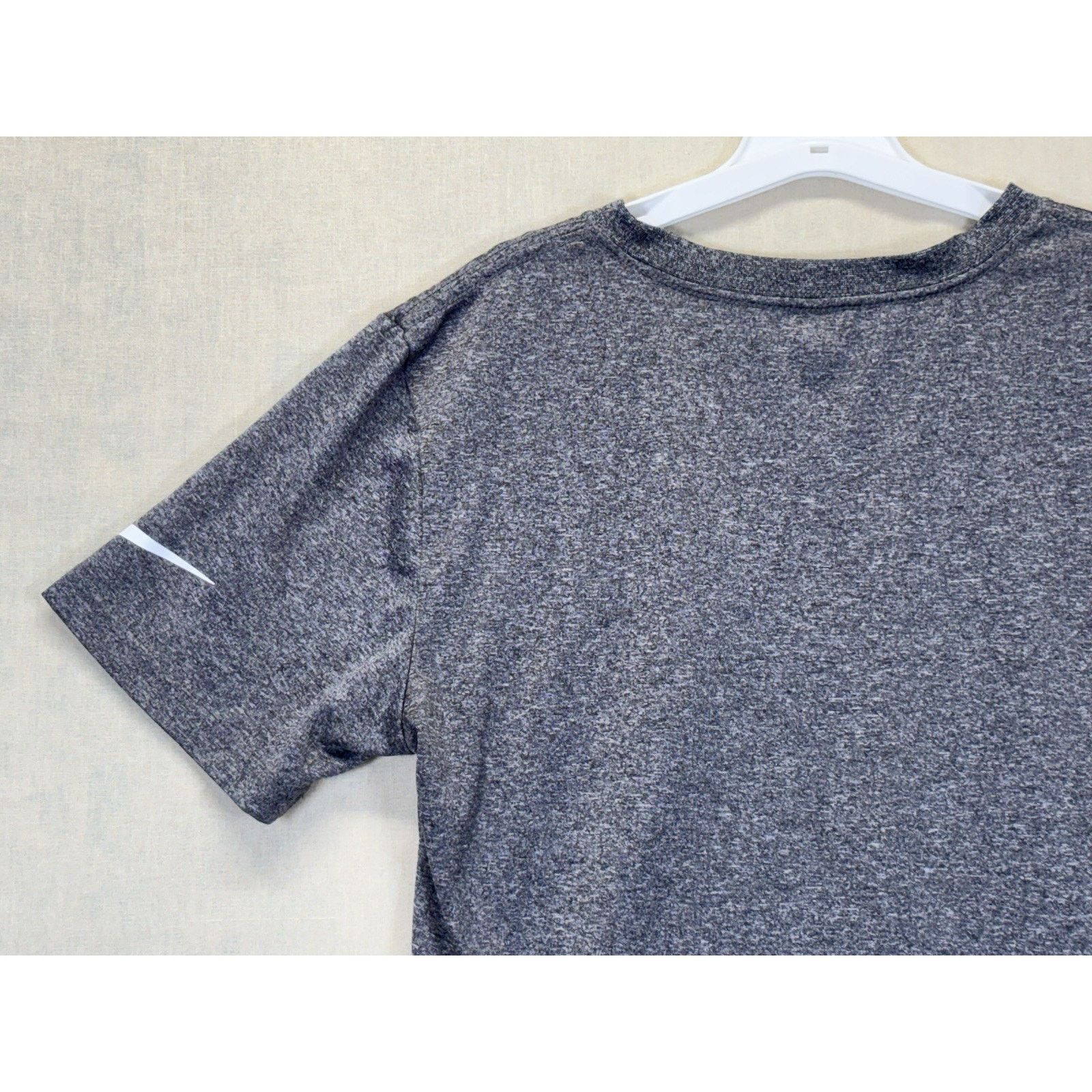 Nike Nike Dri-Fit Youth Large Gray Graphic T-Shirt Boys L Size US L / EU 52-54 / 3 - 14 Thumbnail