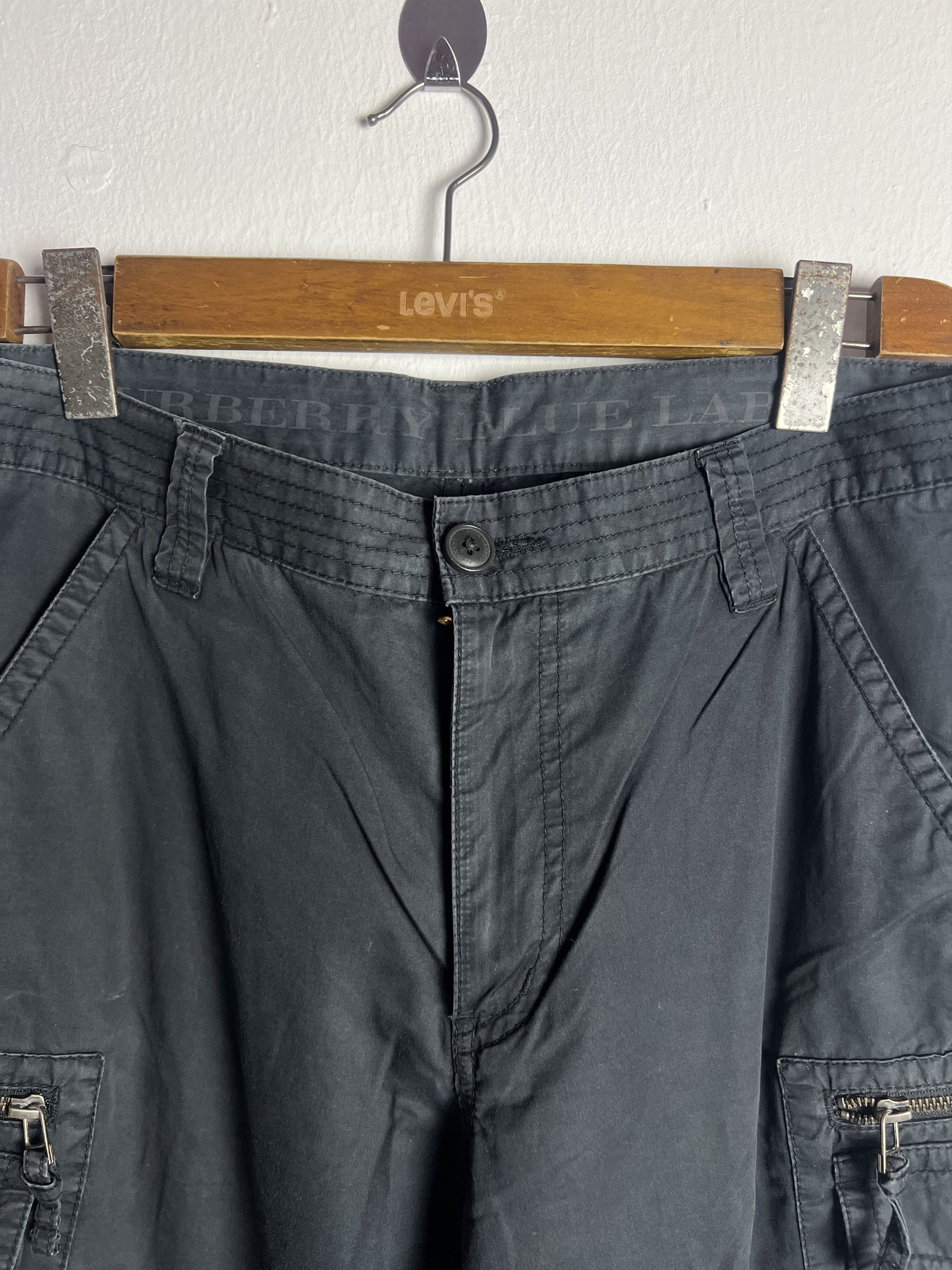 Burberry BURBERRY BLUE LABEL MULTIPOCKET CARGO PANT Size US 34 / EU 50 - 9 Thumbnail