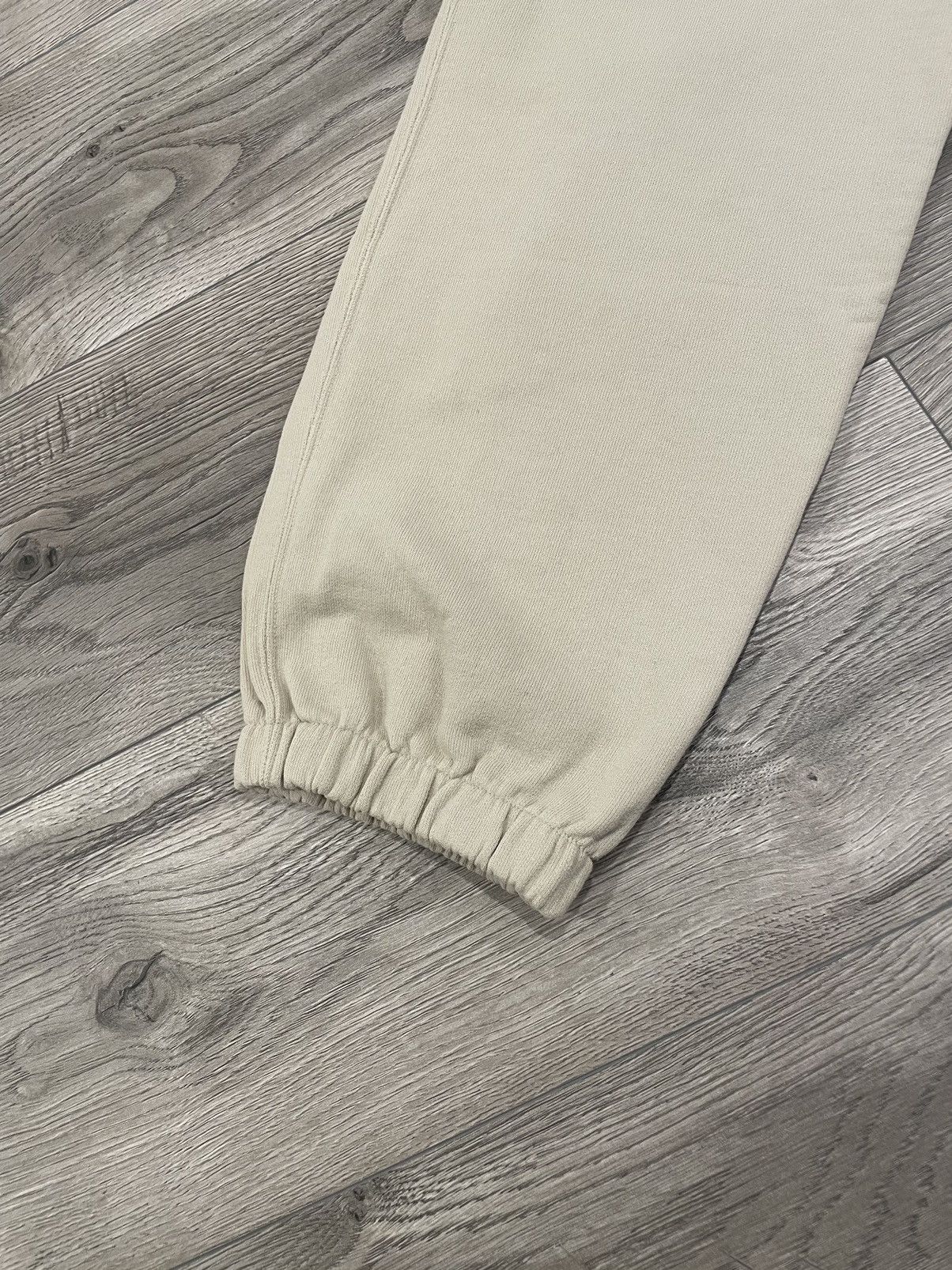 JJJJound Jjjjound beige J90 Sweatpants Size US 34 / EU 50 - 7 Thumbnail