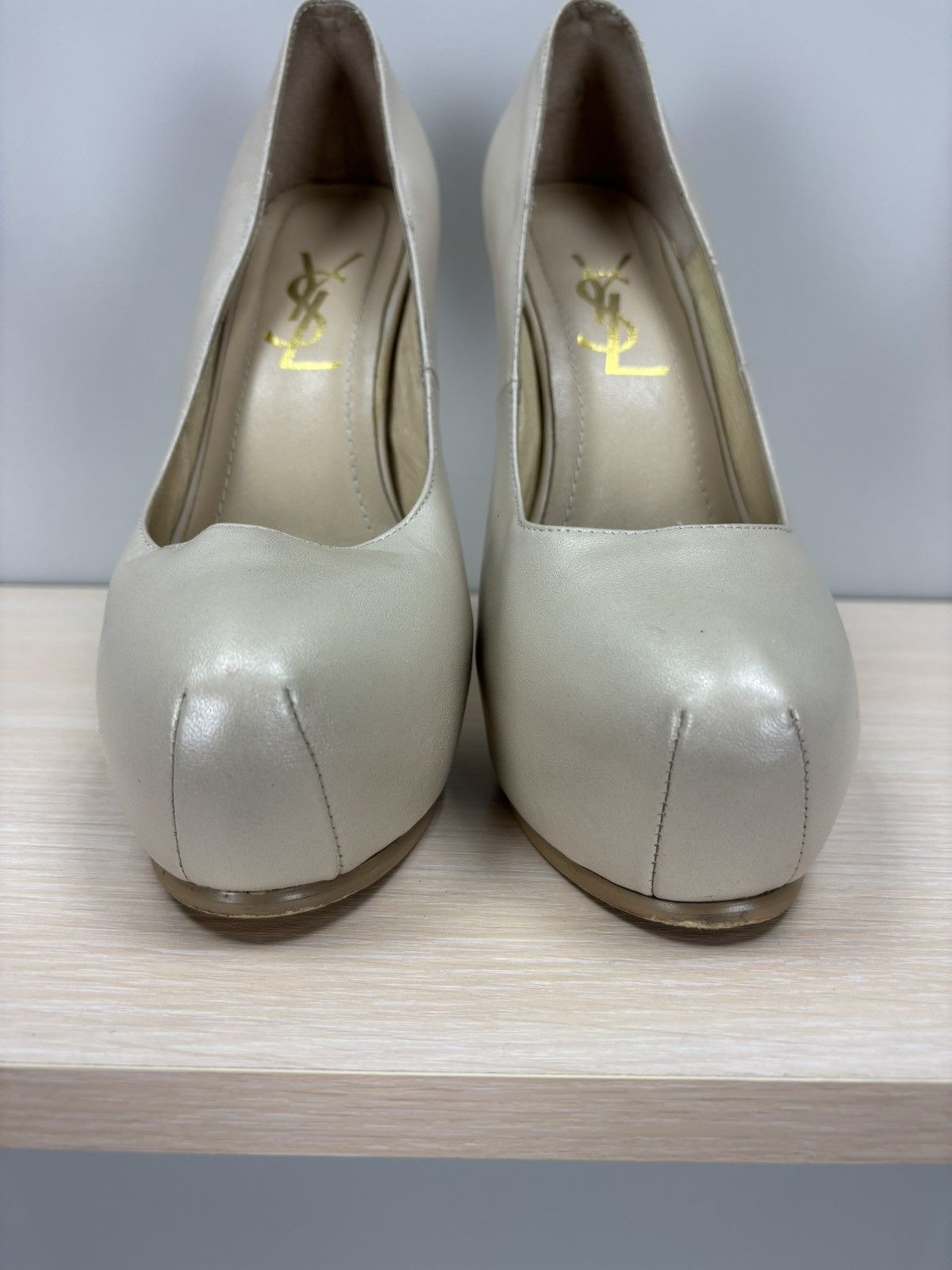 Yves Saint Laurent Womens heels Yves Saint Laurent Size 39 Color Beige Size US 9 / IT 39 - 4 Thumbnail