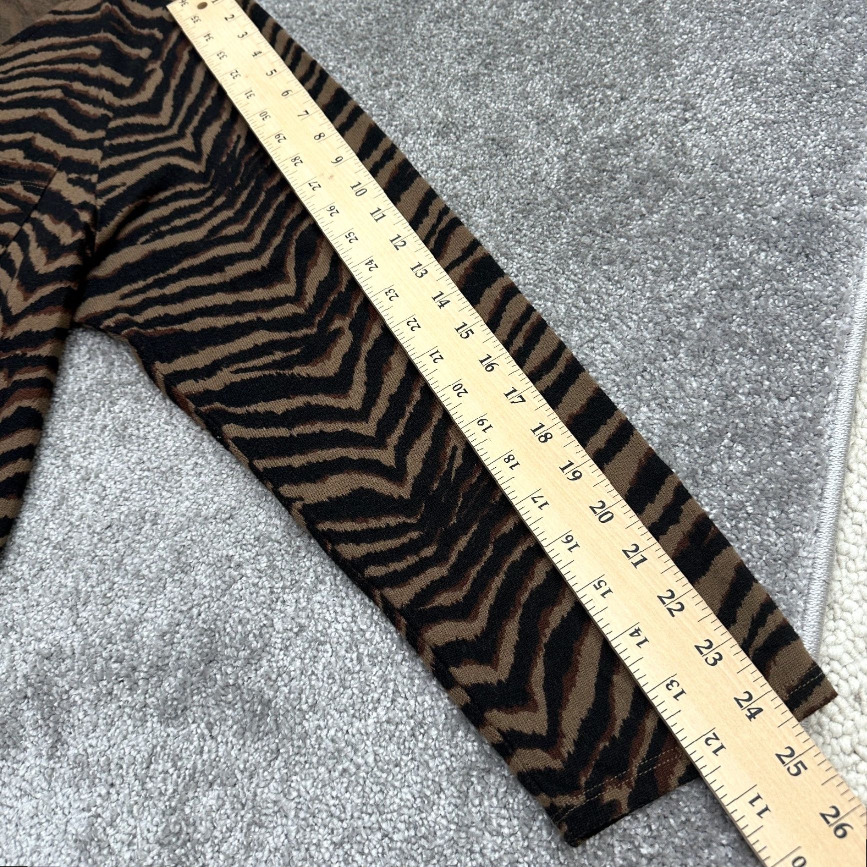 Sanctuary Sanctuary Womens Pullover Sweater 3X Brown Black Animal Print V-Neck Casual Knit Shirt Size XXL / US 16-18 / IT 52-54 - 7 Thumbnail