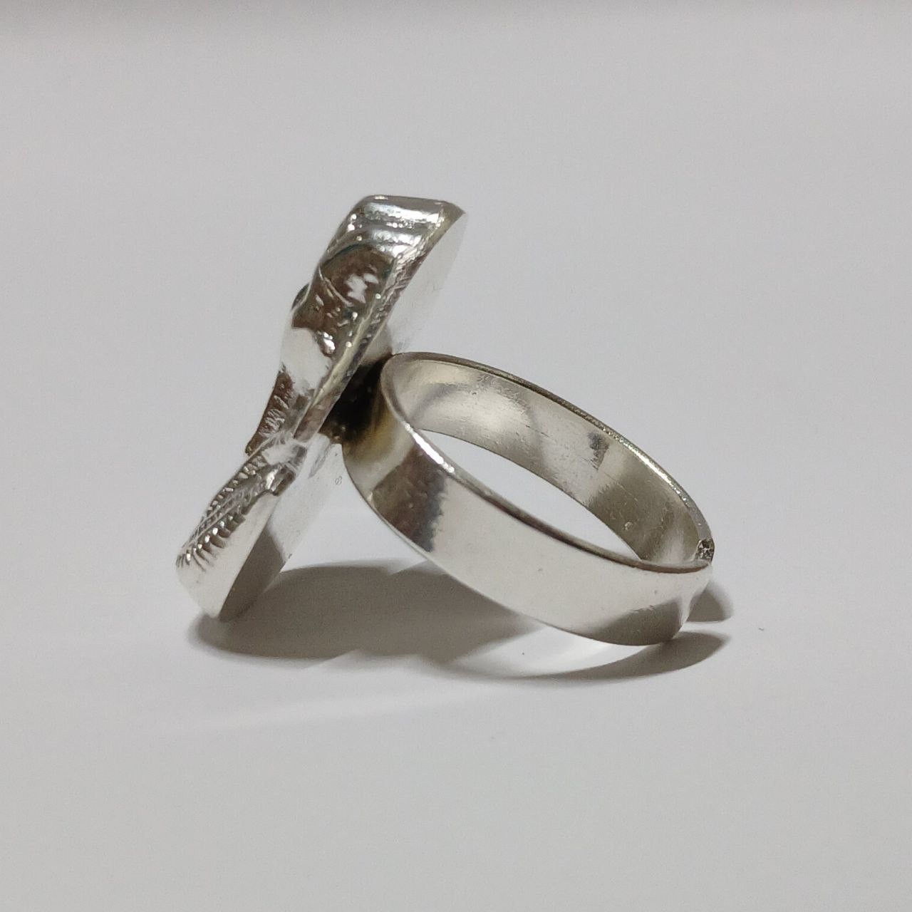 Other A silver-plated pharaonic ring inspired by King Tutankhamun Size ONE SIZE - 4 Thumbnail