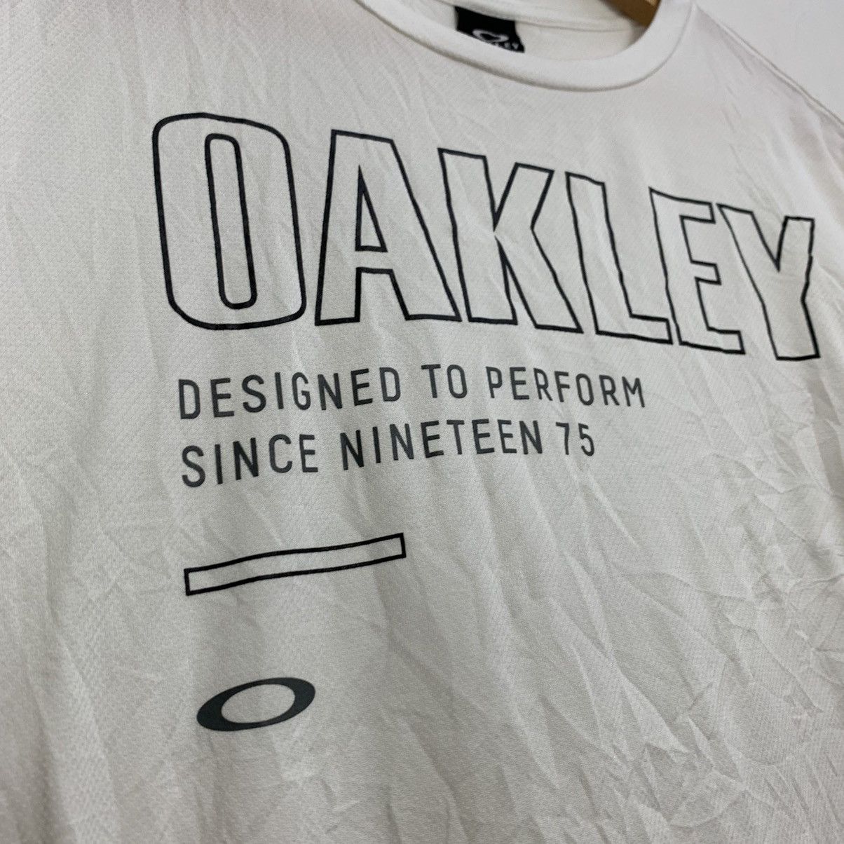 Oakley Oakley White Graphic Tee – Medium – Size US M / EU 48-50 / 2 - 4 Thumbnail