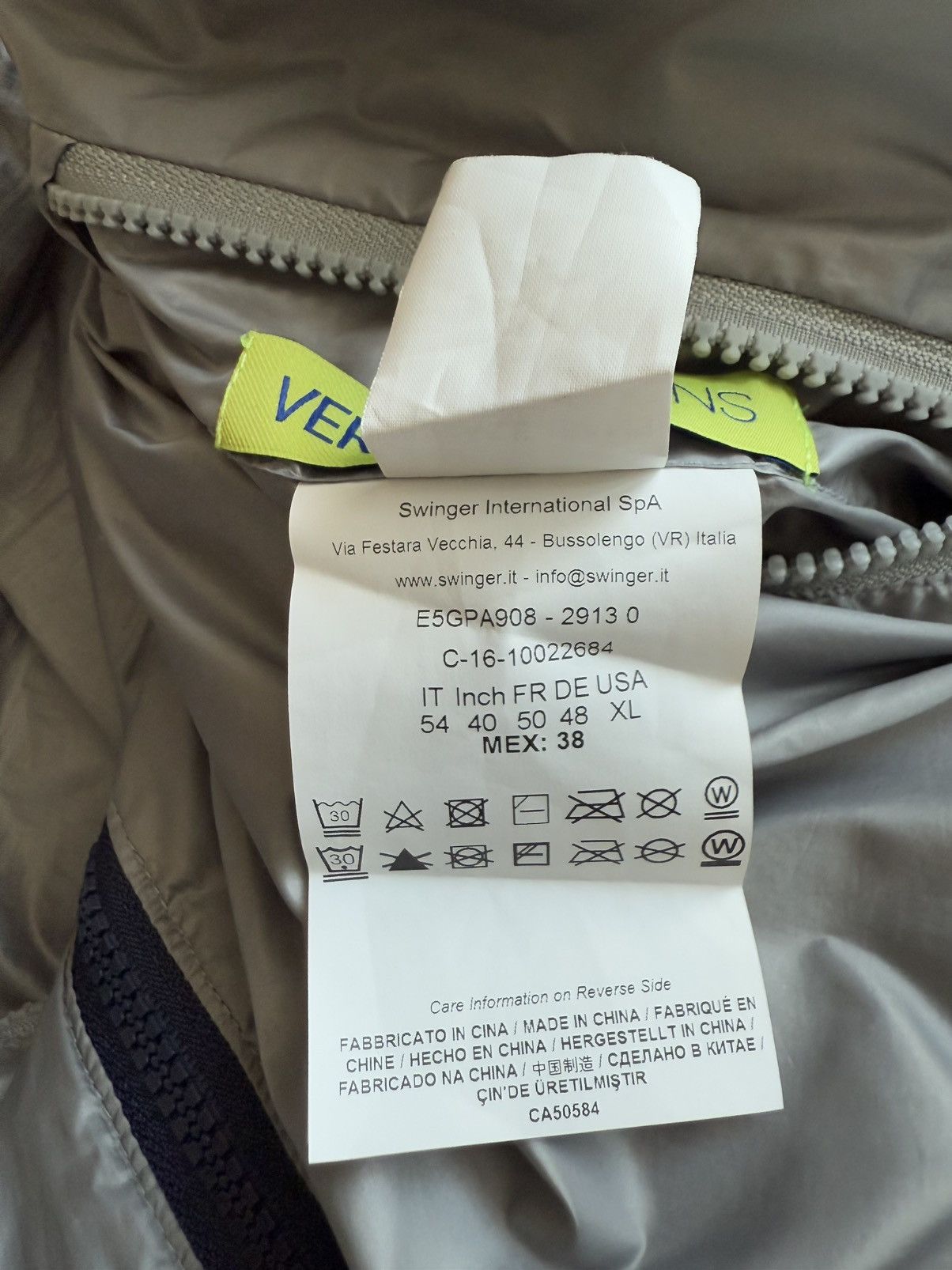 Versace Versace Jeans Couture Reversible down vest Size US XL / EU 56 / 4 - 11 Thumbnail