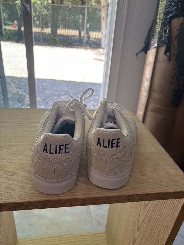 Alife Alife Velvet Sneaker Size US 10.5 / EU 43-44 - 2 Thumbnail