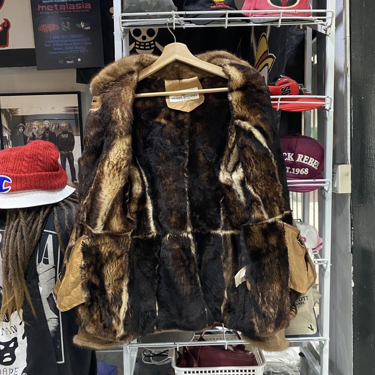 Pierre Balmain Vintage 90s Pierre Balmain Shearling Fur Coat Jacket Size US M / EU 48-50 / 2 - 1 Thumbnail