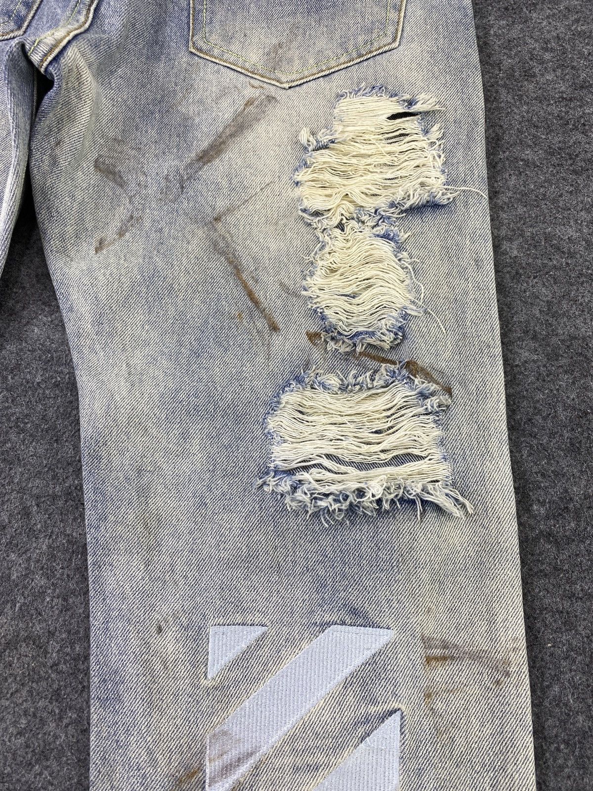Japanese Brand Distressed Faded Blue Jeans - J1075