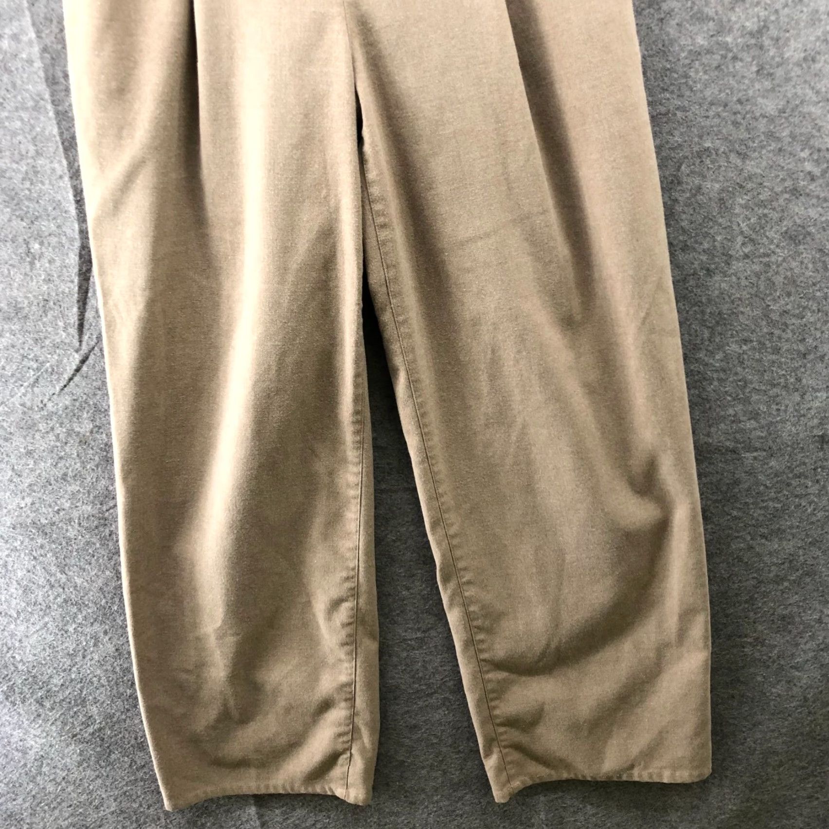 Urban Outfitters VINTAGE? No. Urban Outfitters Pleated Front Wide Leg Dress Pants Womens S Beige High Waisted Size 28" / US 6 / IT 42 - 7 Thumbnail