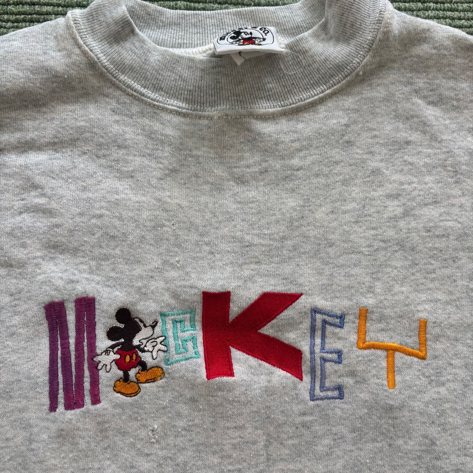 Mickey & Co. × Vintage Vintage 90s Mickey Mouse Embroidered Sweatshirt Thrashed Size US L / EU 52-54 / 3 - 4 Thumbnail