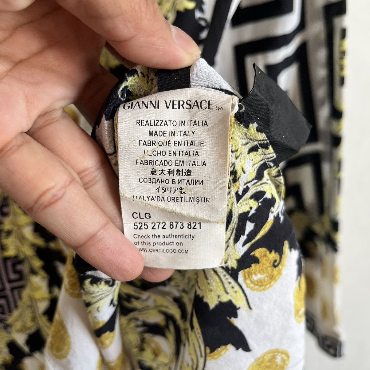 Versace VERSACE PRINTED SILK SHIRT Size XS / US 0-2 / IT 36-38 - 13 Thumbnail