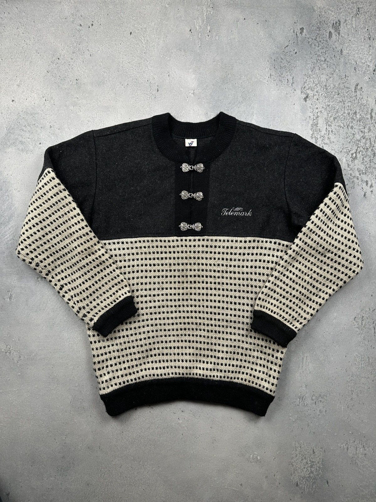 Dale Of Norway Vintage Norwegian Telemark Wool Knit Sweater Toggle Buttons Size US L / EU 52-54 / 3 - 1 Thumbnail