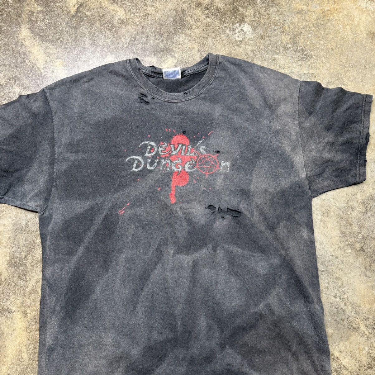 Vintage vintage devil pentagram dungeon baggy thrashed faded tshirt Size US XL / EU 56 / 4 - 7 Thumbnail