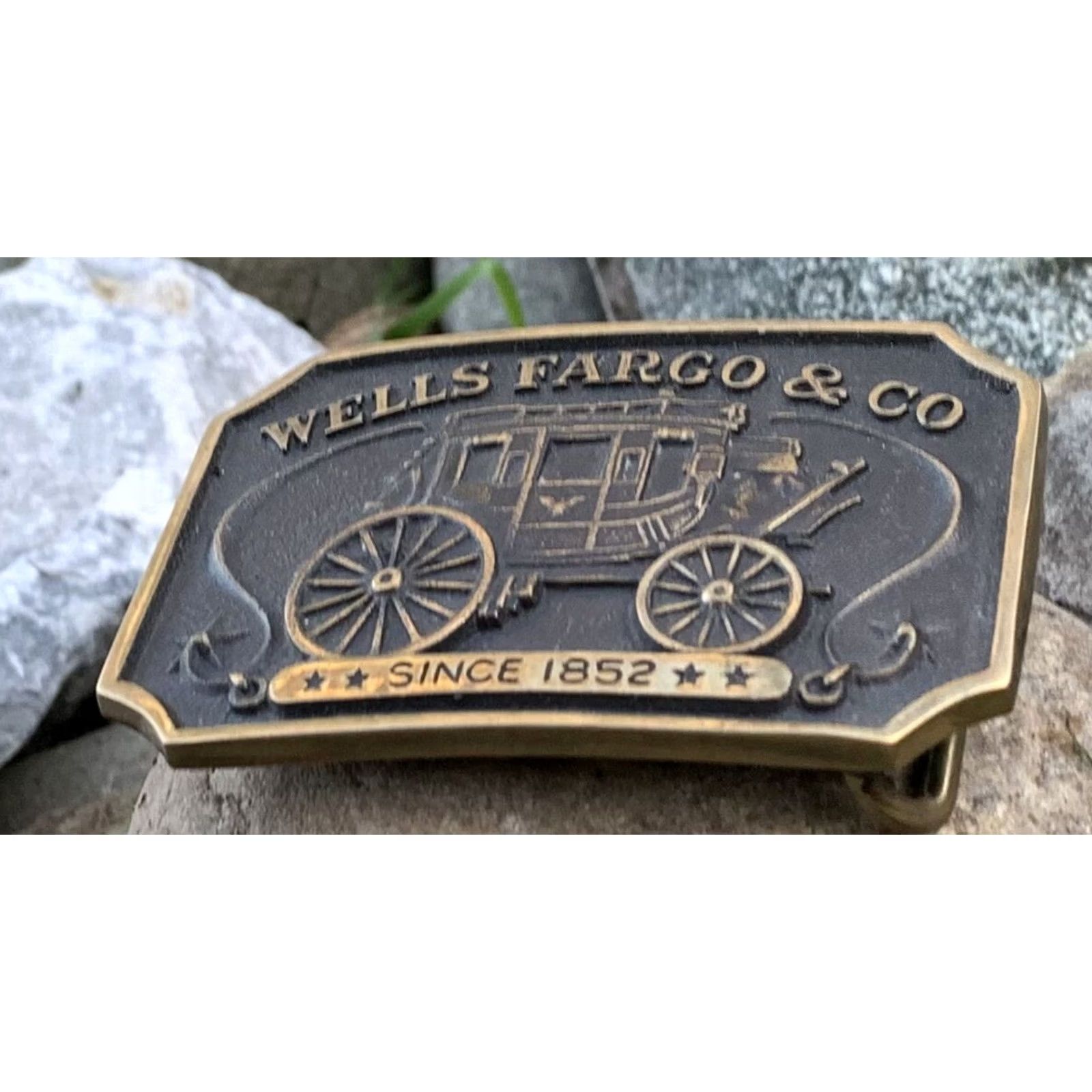 Vintage VINTAGE Wells Fargo & Co belt buckle Brass 1973 F533 Adult Unisex Rockabilly 1852- Decade 1970s Size ONE SIZE - 2 Thumbnail