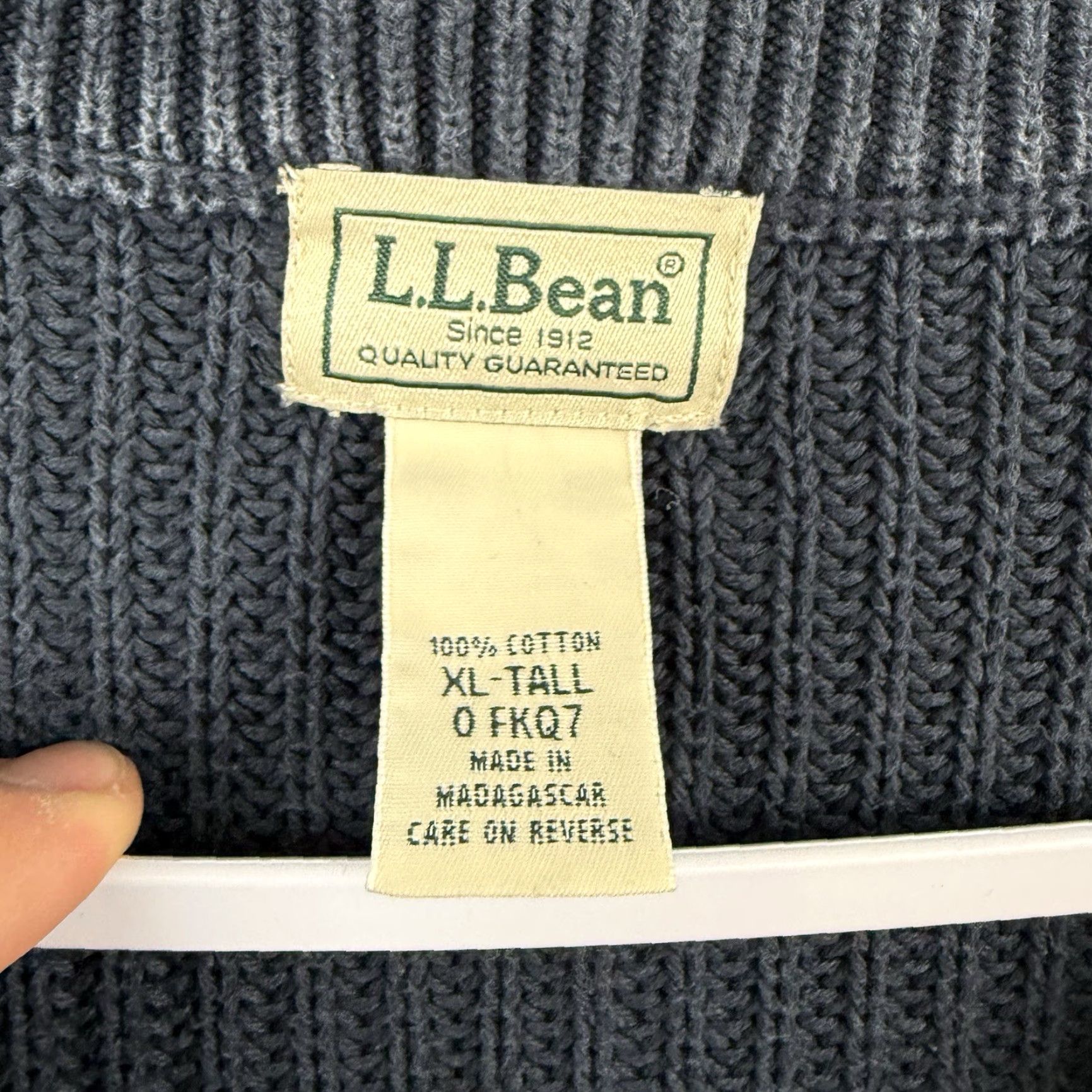 Vintage L.L. Bean Sweater Henley XL Navy Blue Mock Neck Knit Ribbed Waffle-Knit Casual Men’s Regular Size XL Navy Blue Size US XL / EU 56 / 4 - 4 Thumbnail