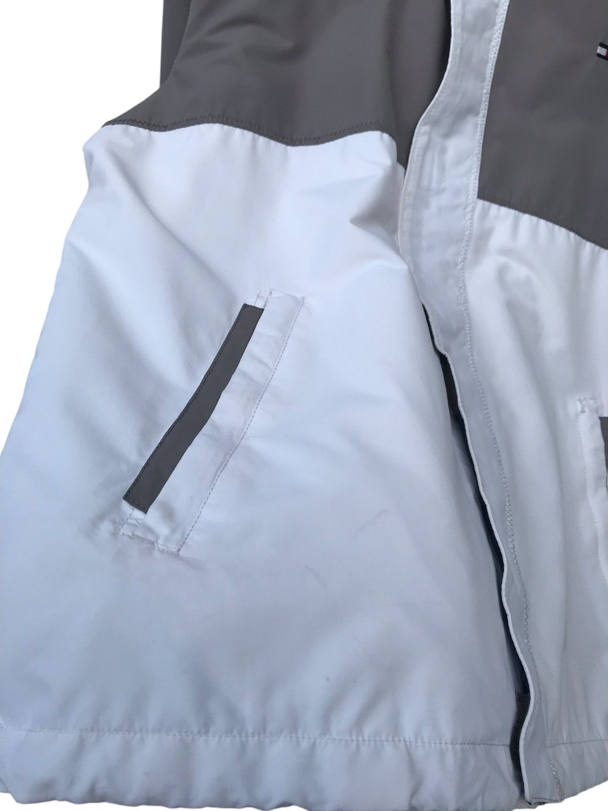 Tommy Hilfiger Tommy Hilfiger Colorblock Sailing Gear Windbreaker Jacket Size US L / EU 52-54 / 3 - 3 Thumbnail