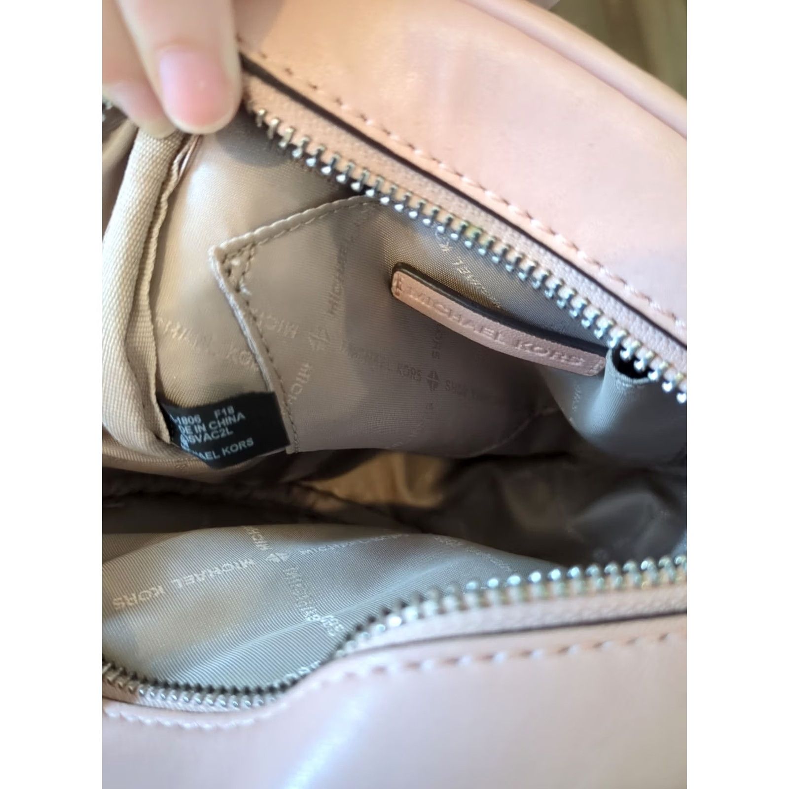 Vintage Michael Kors Vivianne Canteen Quilted Leather Crossbody Bag Women Pink Pastel Crossbody Quilted Leather Bag Mens Womens Girls Size ONE SIZE - 7 Thumbnail