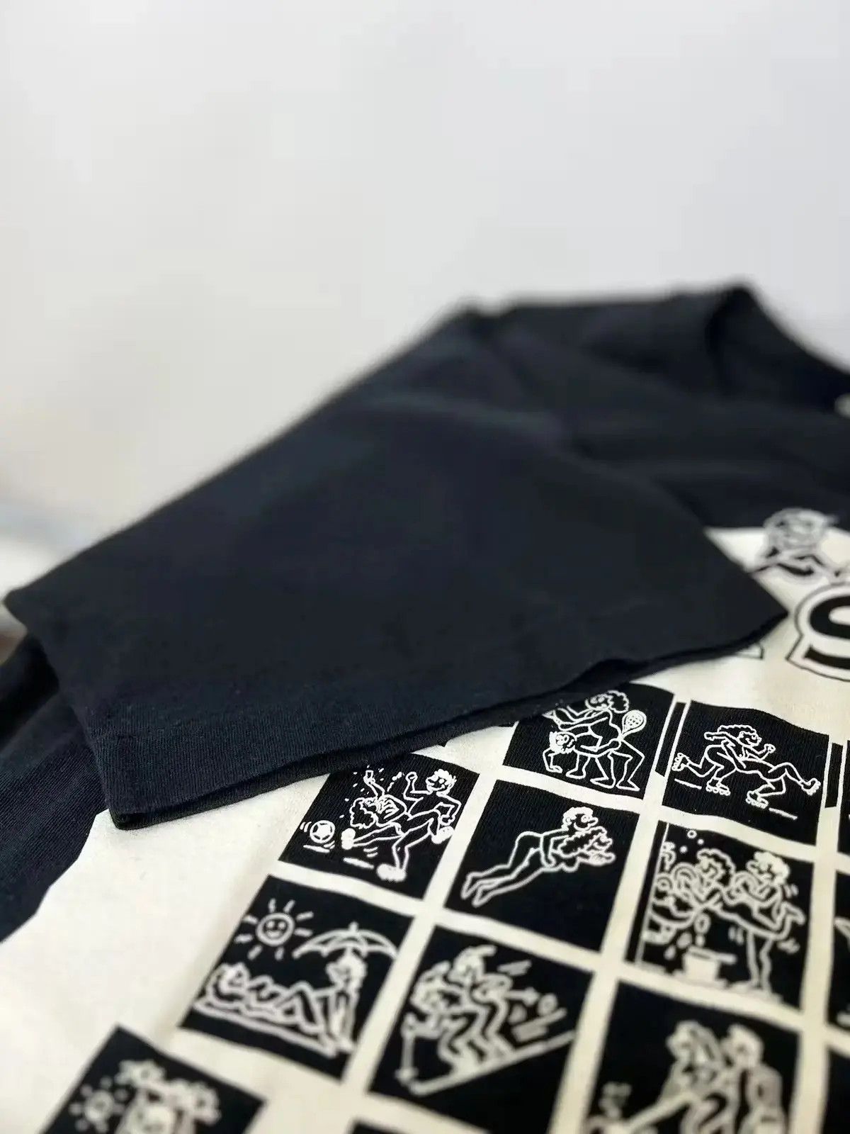 Band Tees × Vintage Vintage 90’s Kamasutra merchendise T-shirt single stitch Size US L / EU 52-54 / 3 - 6 Thumbnail