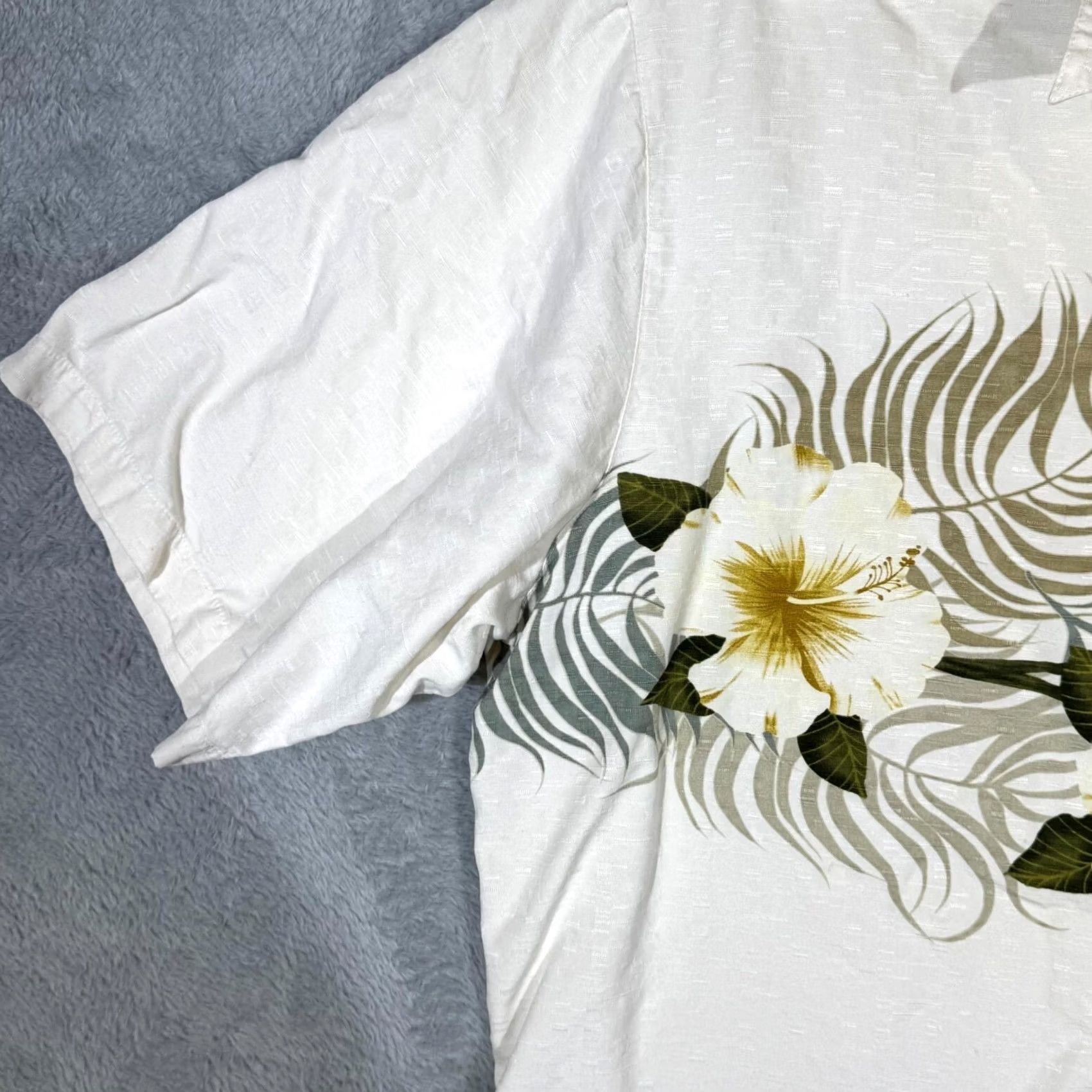 Vintage Caribbean Shirt XLT Button-Up Shirt Men Floral Cream Silk Cotton Short Sleeve Tropical Hawaiian Shirt Size US XL / EU 56 / 4 - 3 Thumbnail