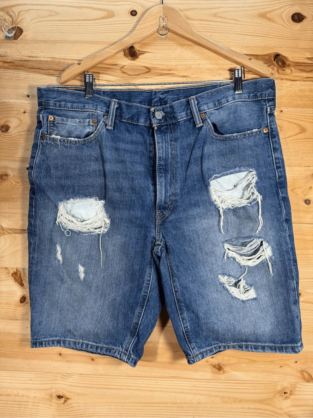 Levi's Levi's 541 Men's Size 38 Relaxed Straight Denim Shorts Size US 38 / EU 54 - 1 Thumbnail