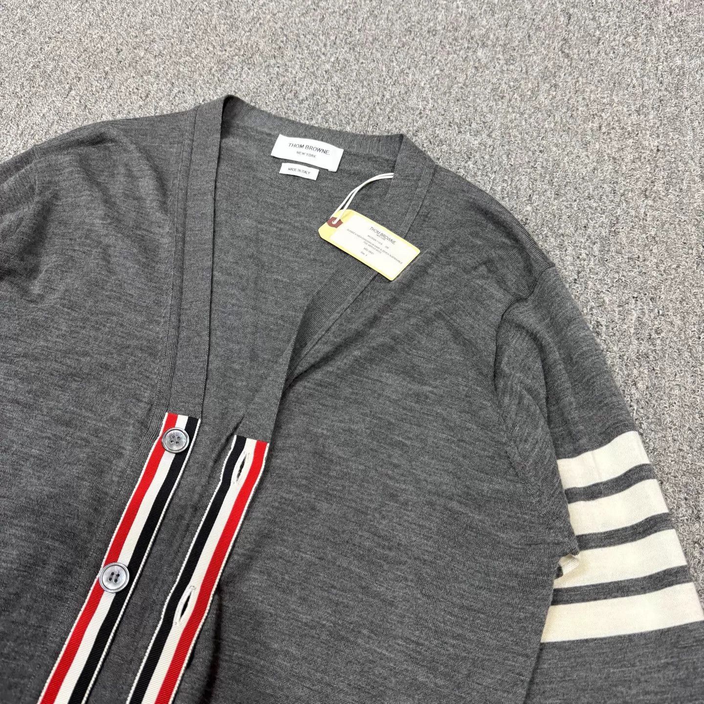 Thom Browne Thom Browne gray 4-bar wool cardigan 4 NWOT Size S / US 4 / IT 40 - 3 Thumbnail