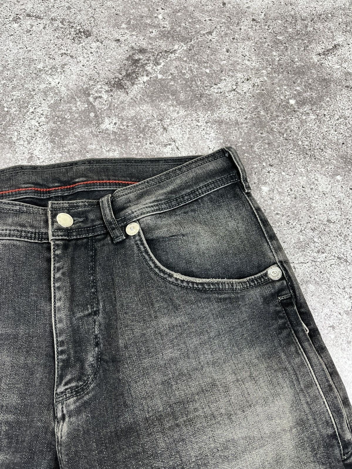 Neil Barrett Neil Barrett Black Skinny Fit Regular Rise Denim Pants Size US 31 - 6 Thumbnail