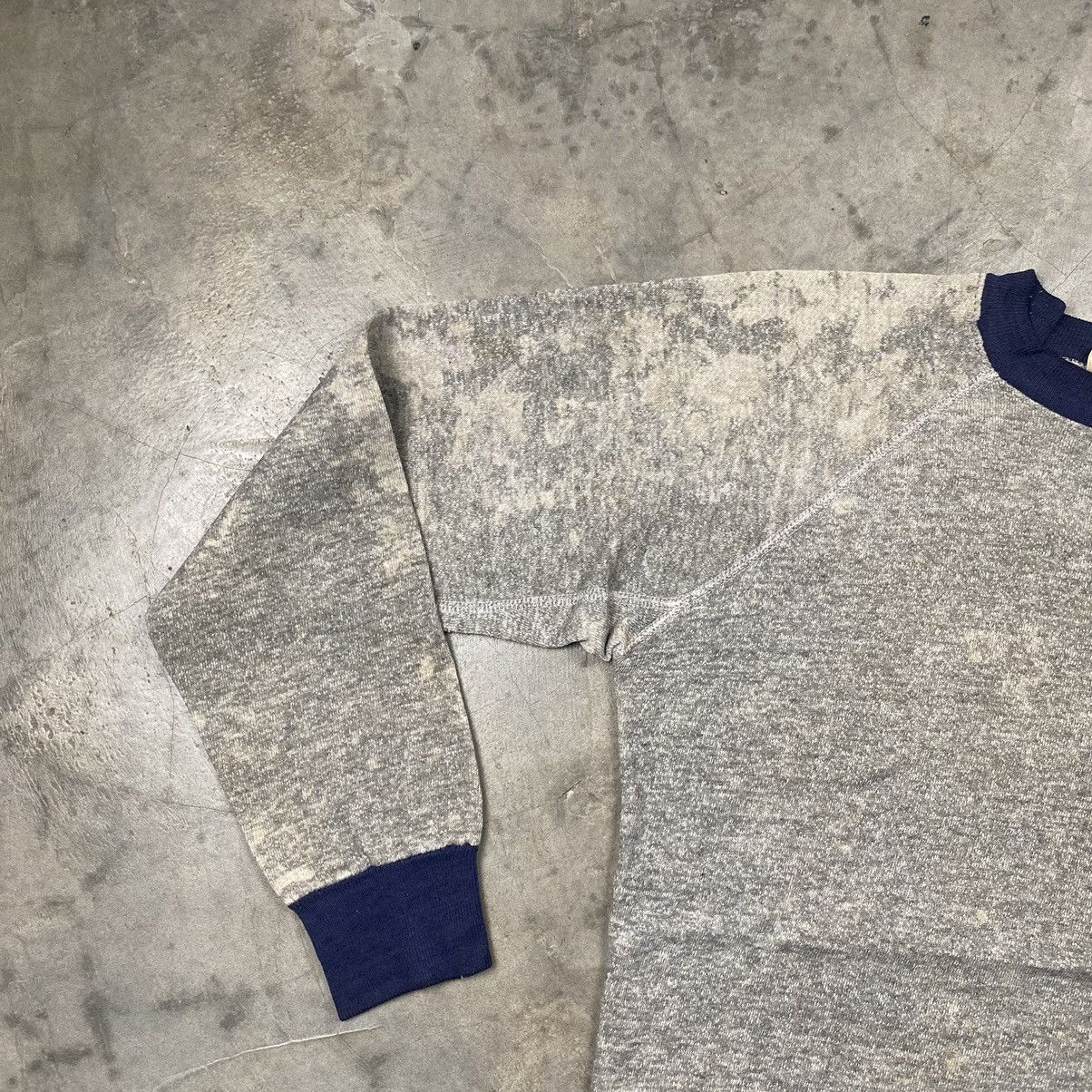 Adidas Grail💥80s Adidas Trefoil Triblend Distressed Crewneck Size US M / EU 48-50 / 2 - 4 Thumbnail