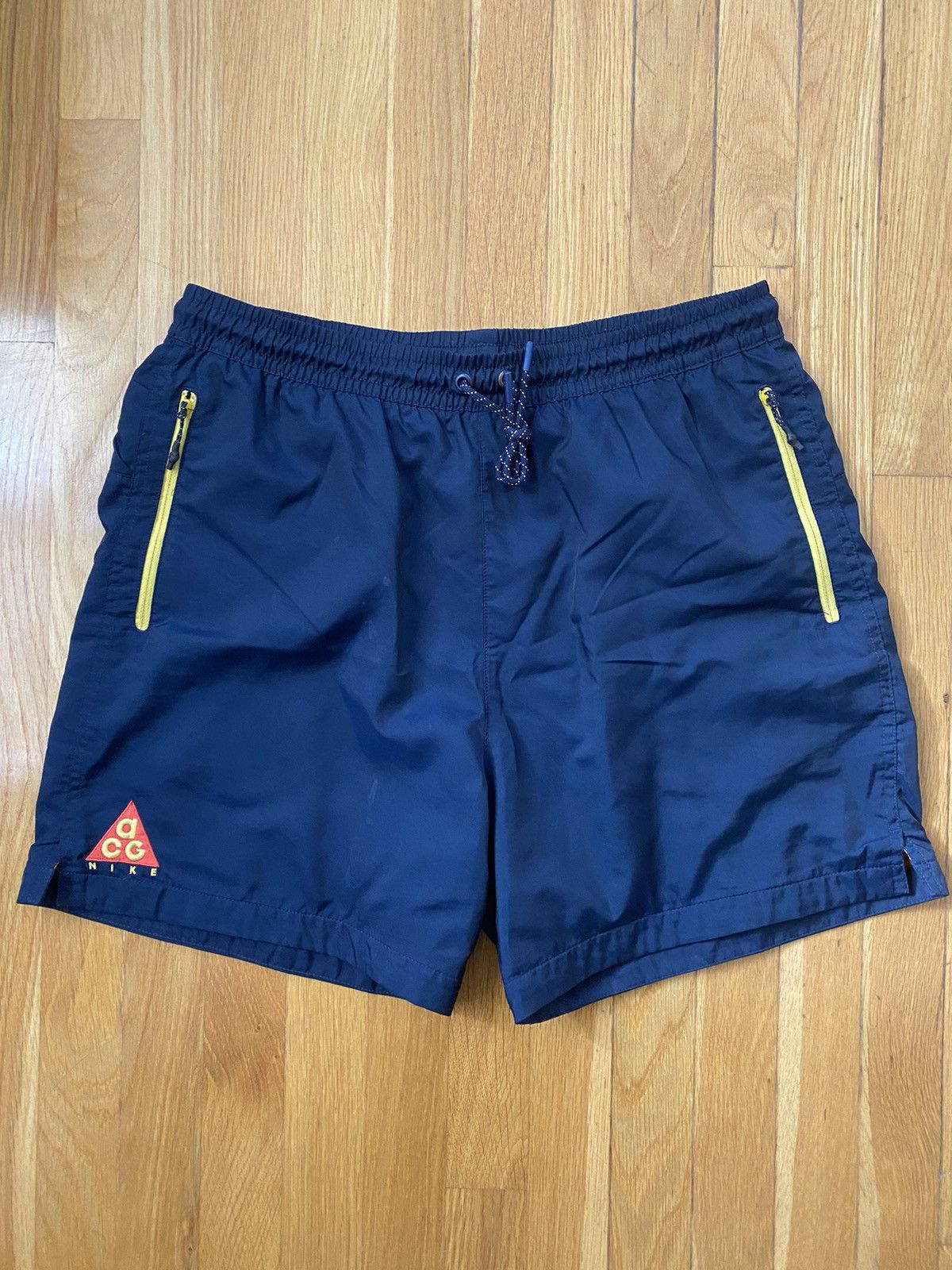 acg woven shorts